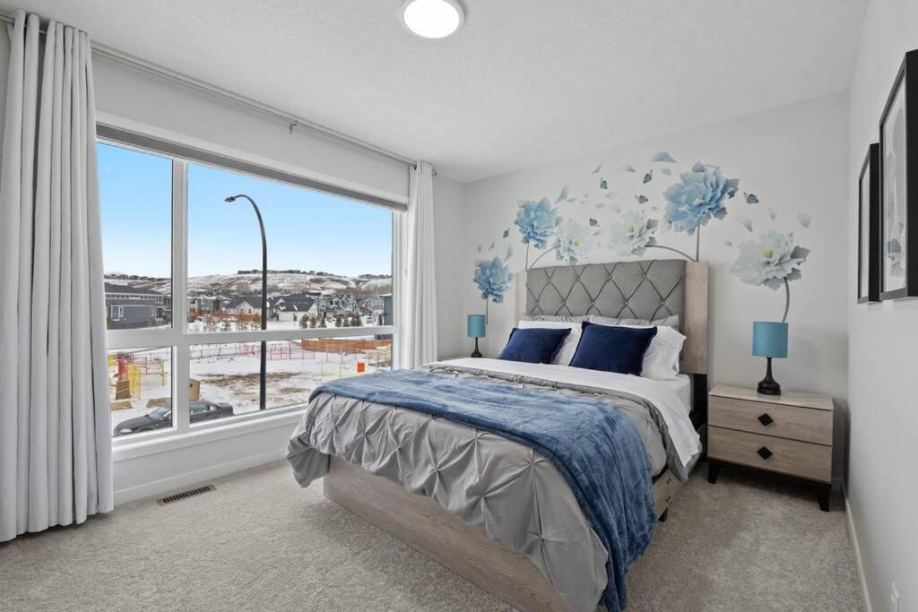 Luxury-4bed with AC-86