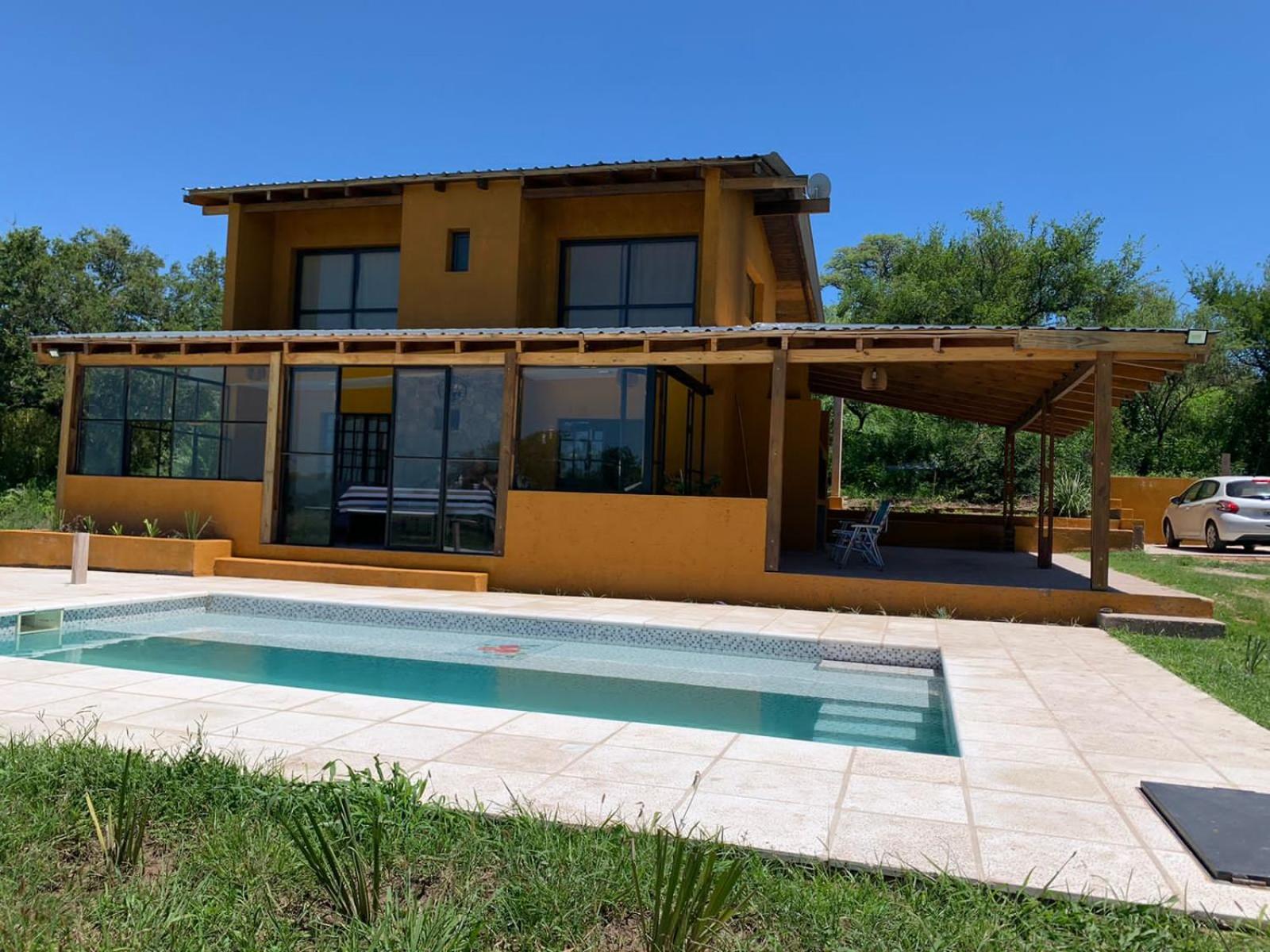 Las Tres Rosas Casa de Campo