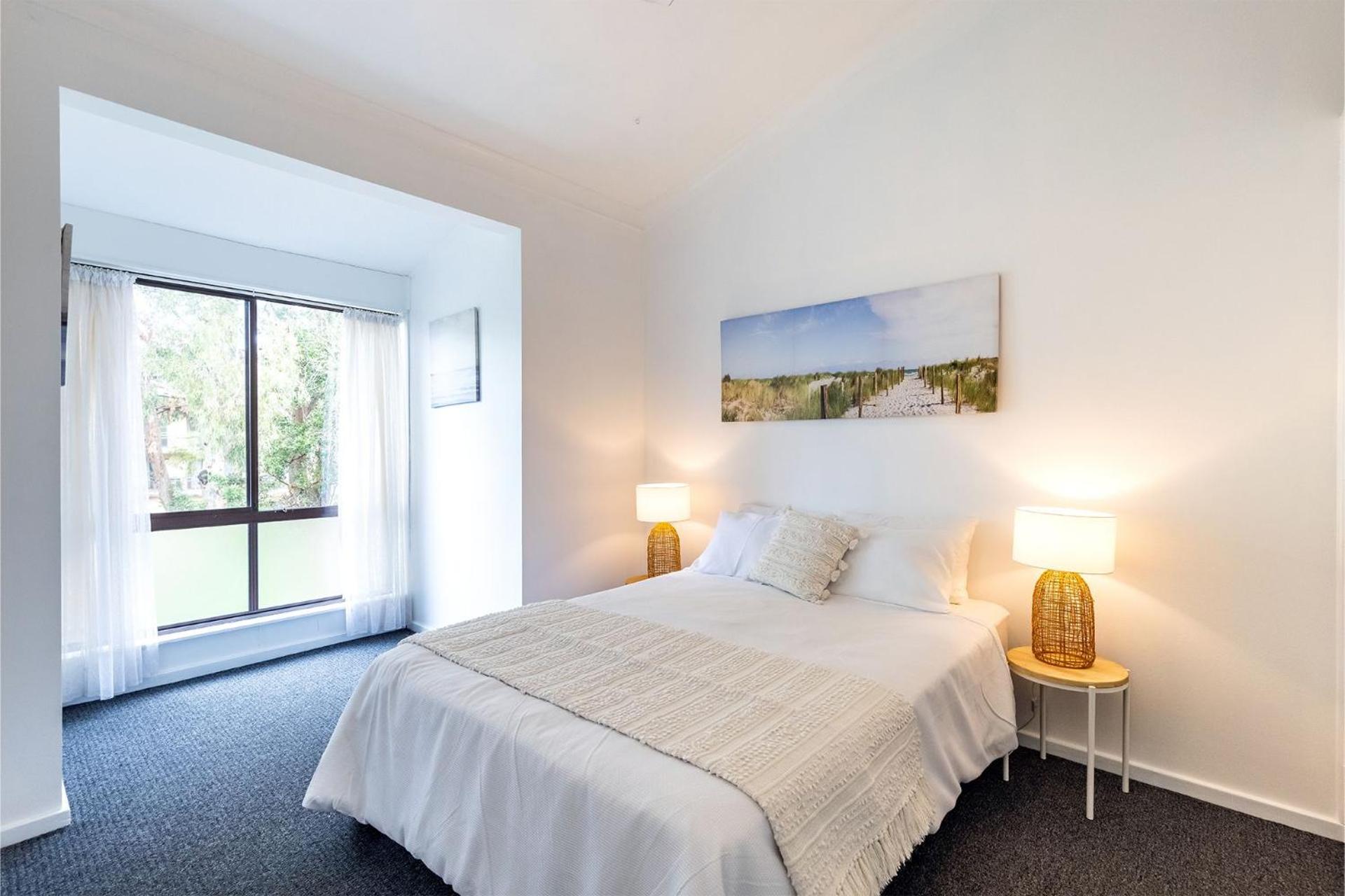 Villa Ellisa 5 10 Columbia Cl stunning unit with stunning views