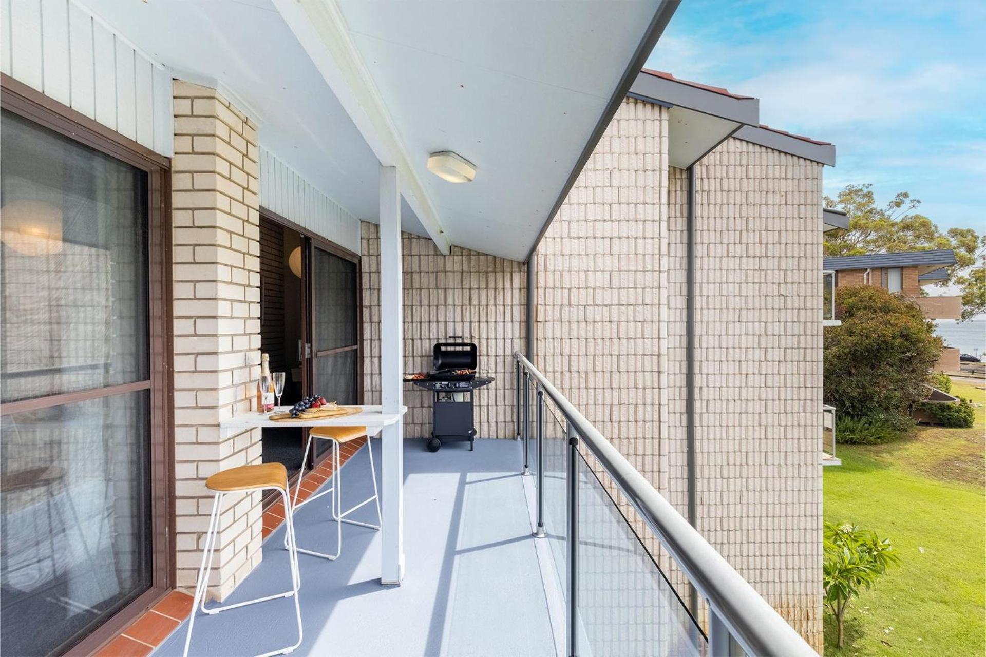 Villa Ellisa 5 10 Columbia Cl stunning unit with stunning views
