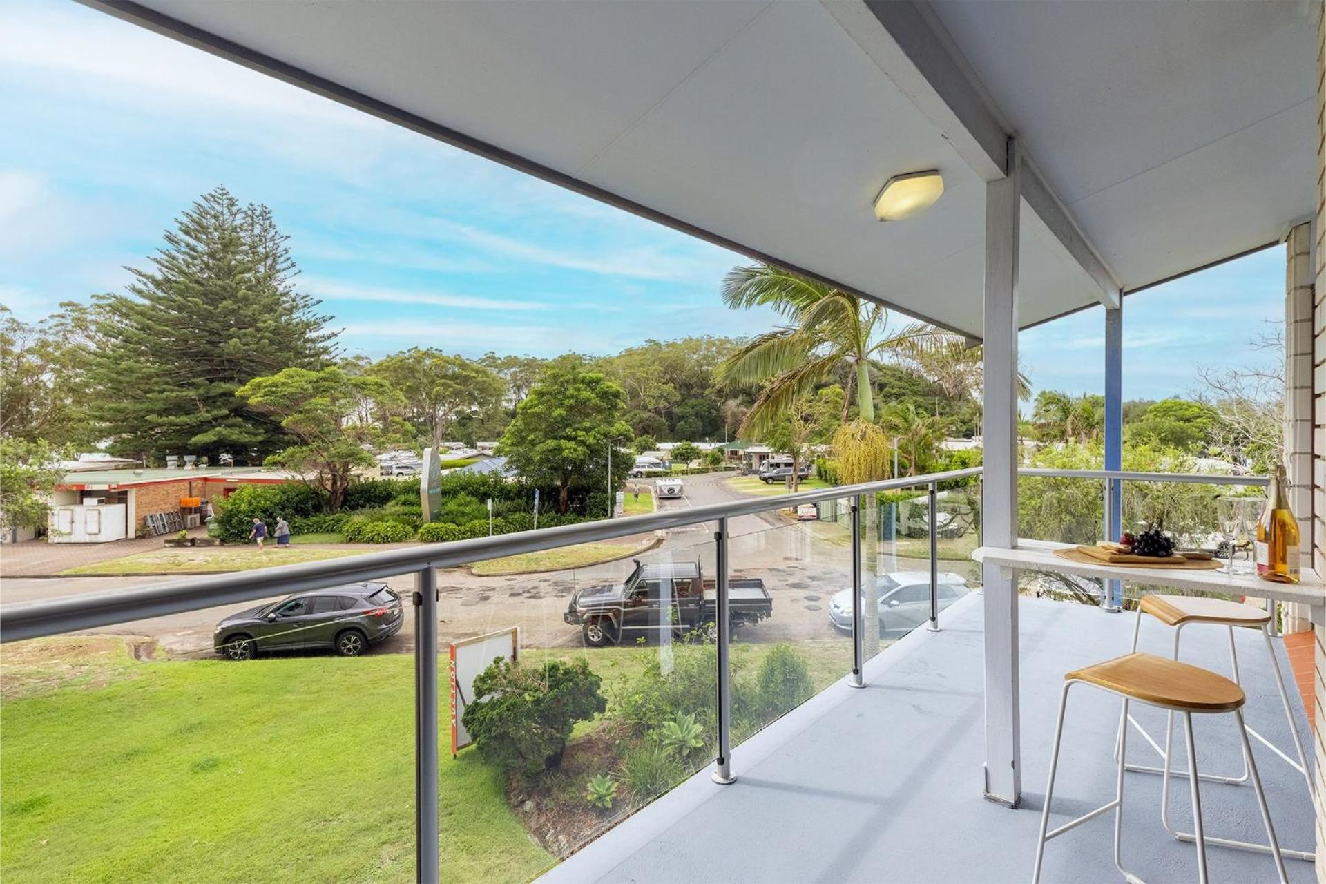 Villa Ellisa 5 10 Columbia Cl stunning unit with stunning views