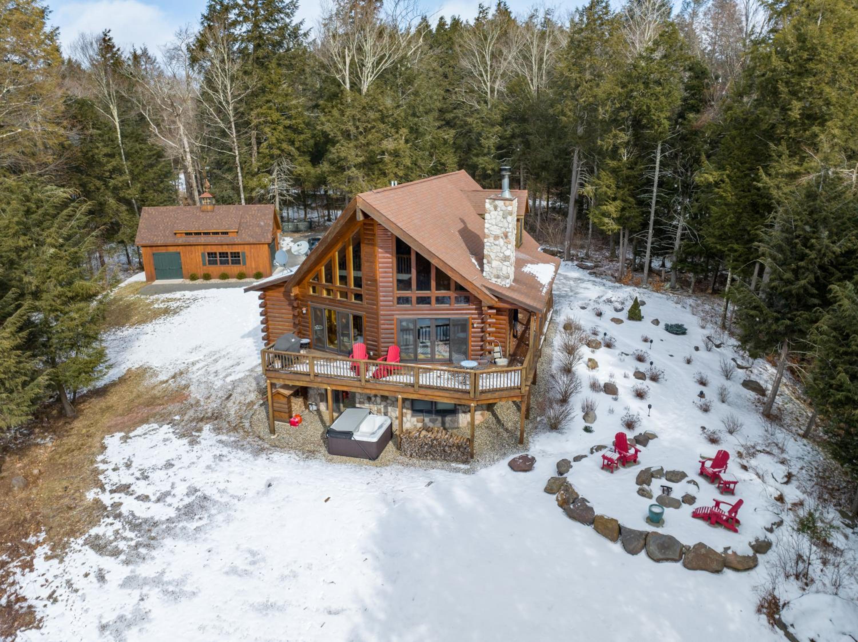 Beautiful Chalet, mins to Hunter/Windham slopes view 2