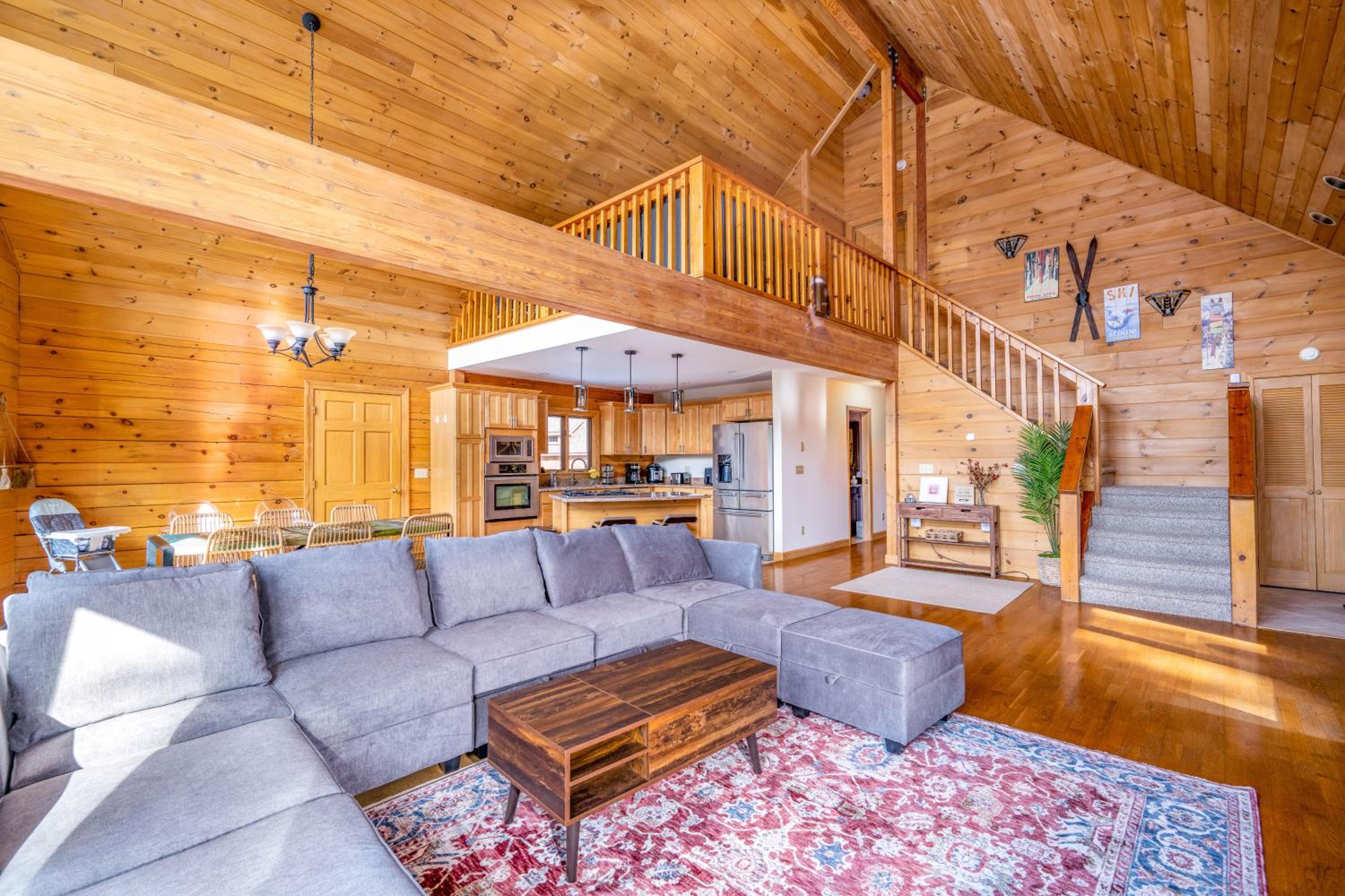 Beautiful Chalet, mins to Hunter/Windham slopes view 4