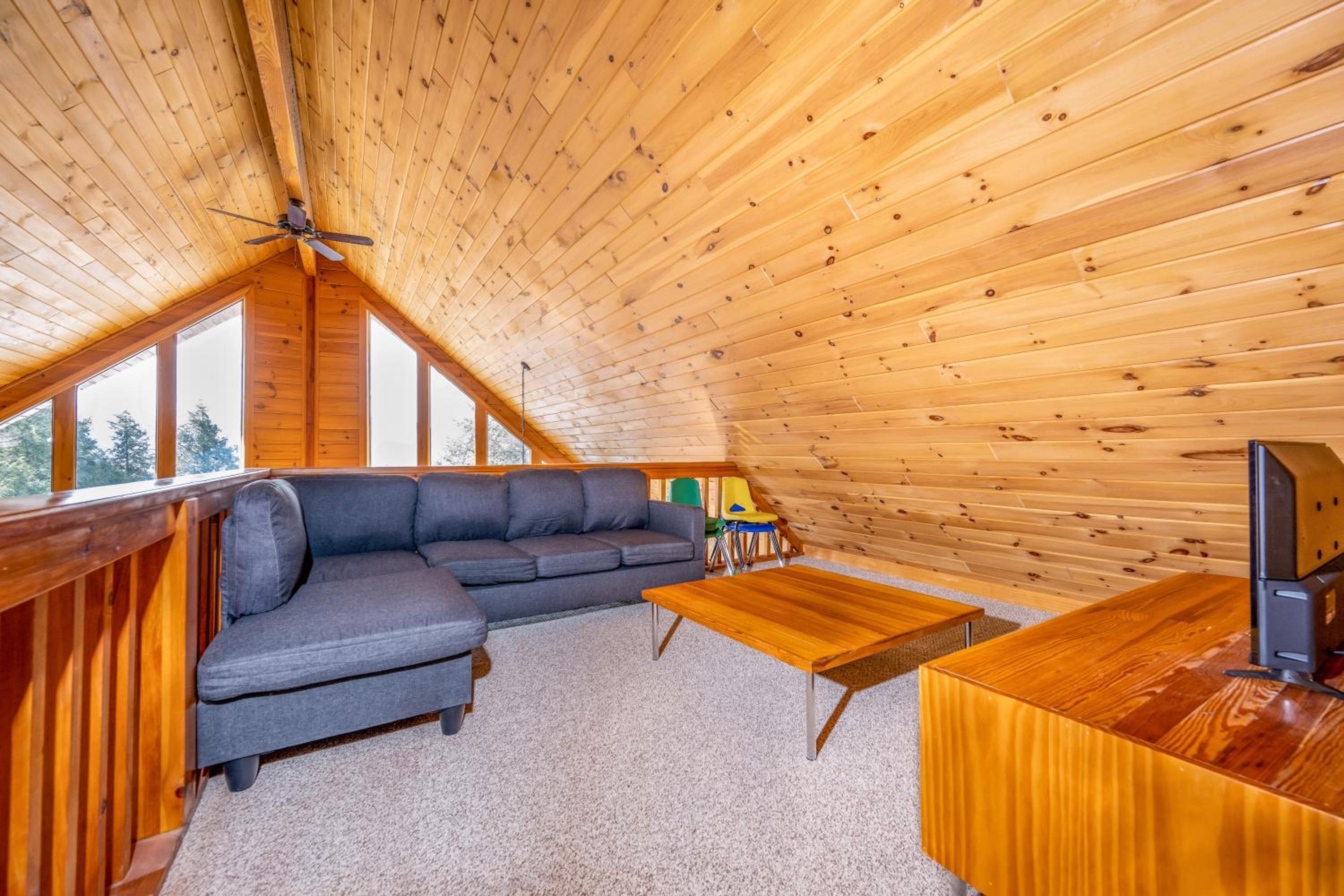 Beautiful Chalet, mins to Hunter/Windham slopes view 5