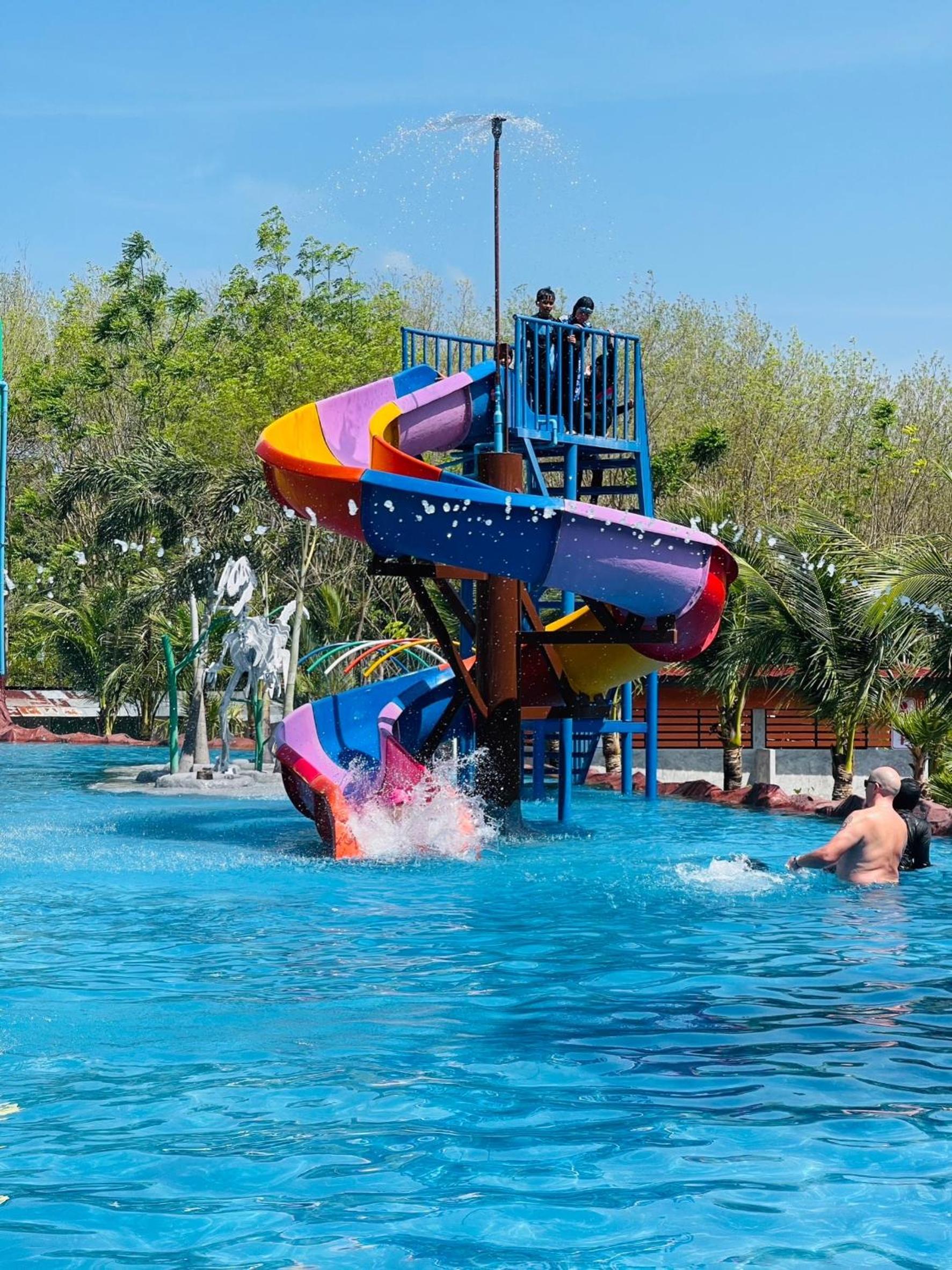 Chomview Resort