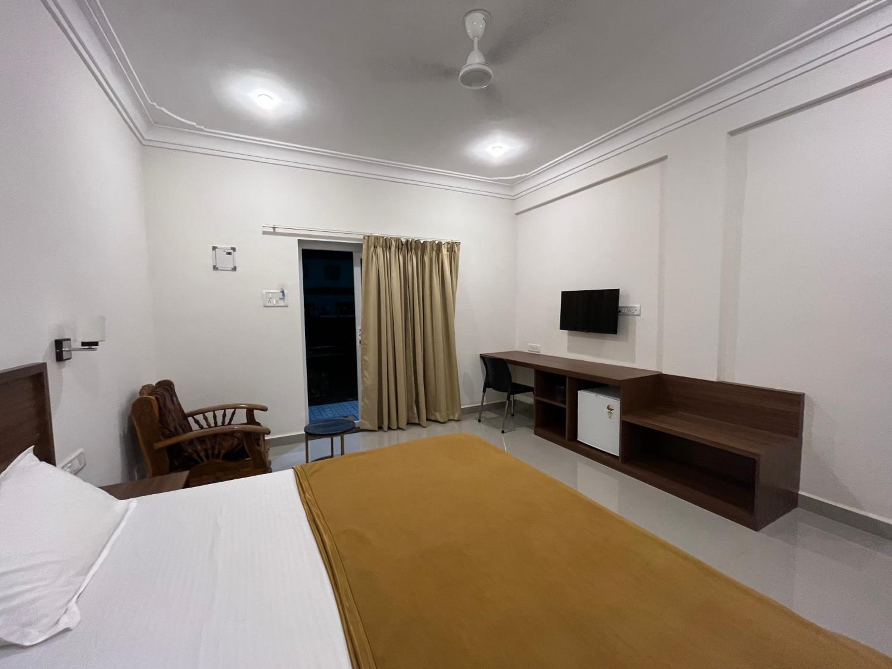 Morjim Sunset Hotel