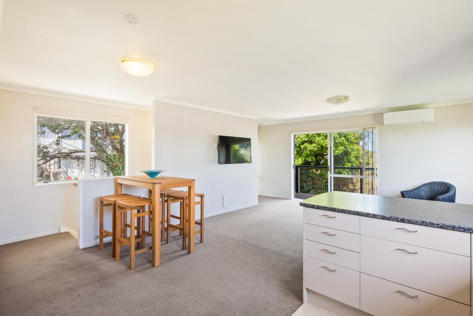 Bold Beauty - Paraparaumu Upstairs Holiday Unit view 3