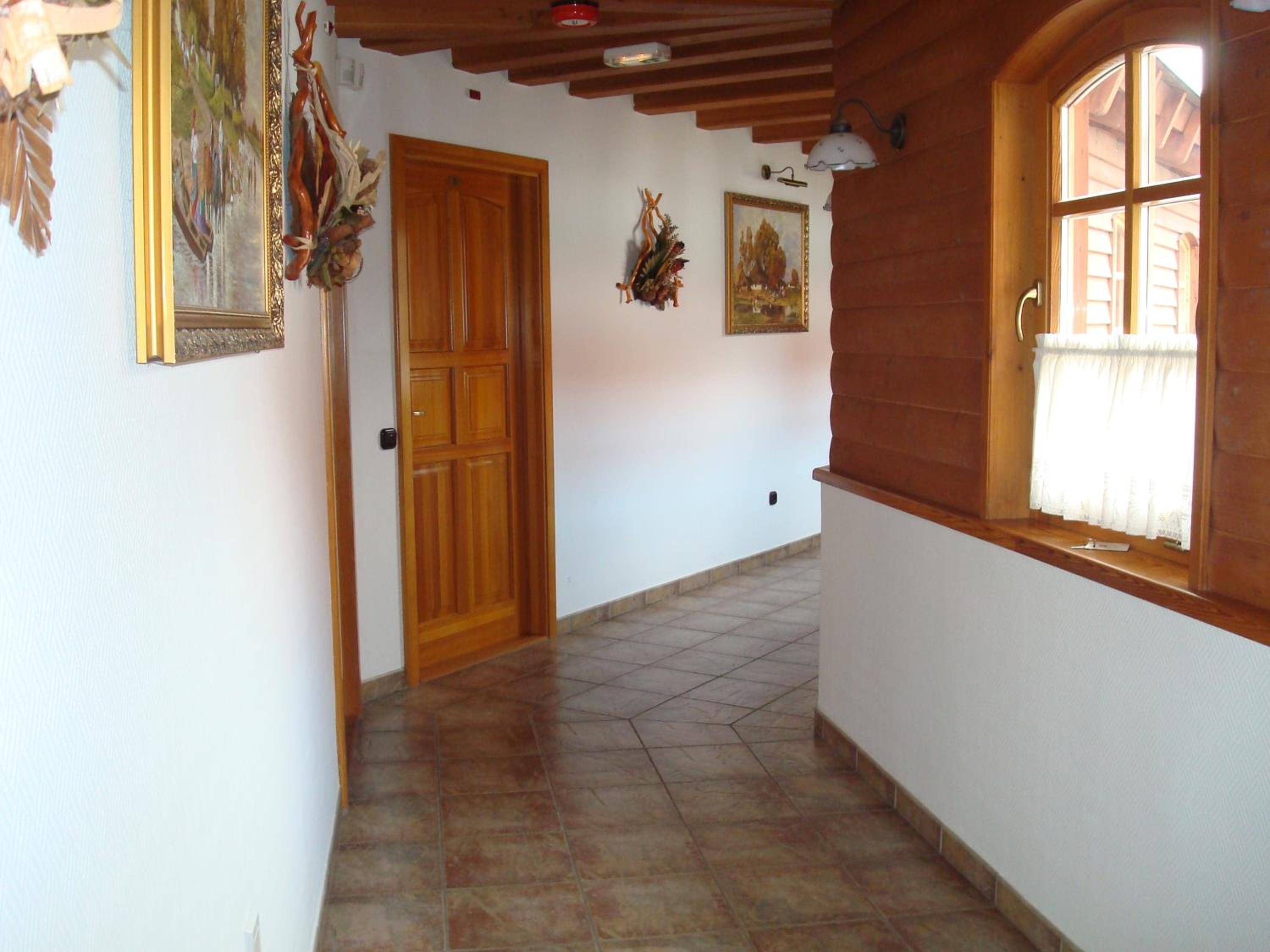 Photo 34