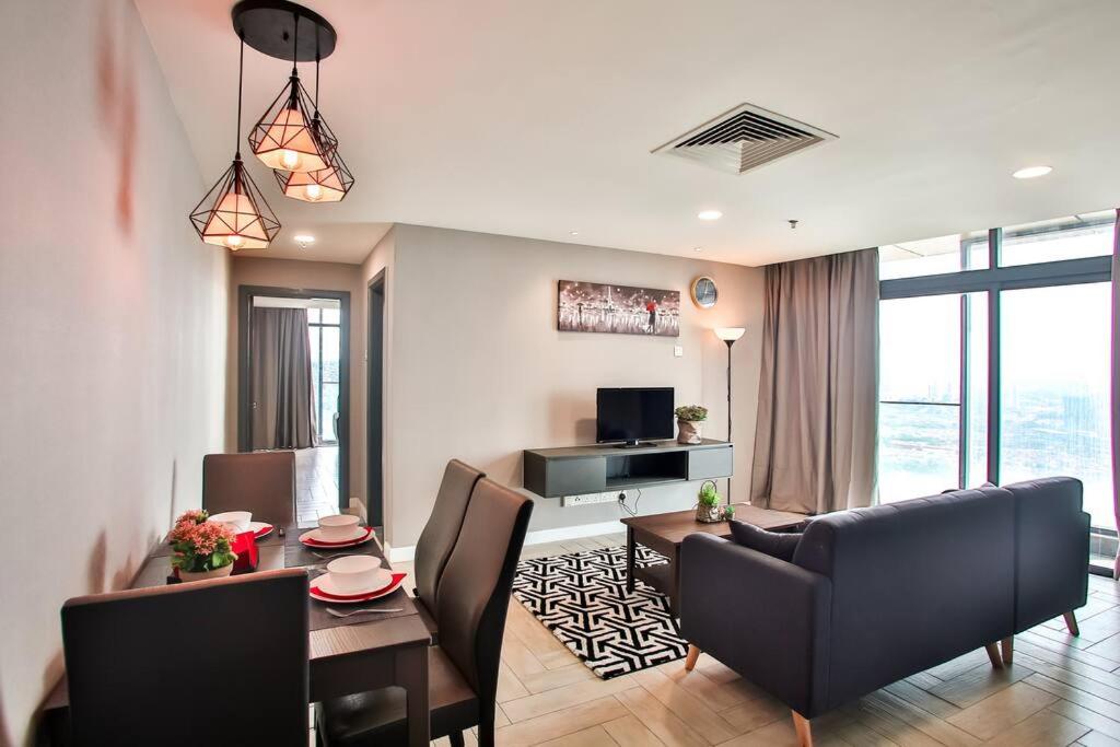 Cozy 1-bedroom with balcony - 1 Utama, IKEA PJ by Shamori Home photo 1