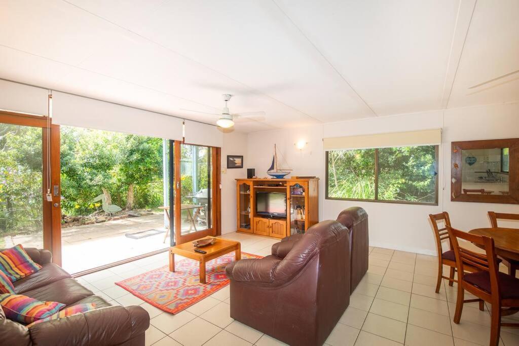 Allamanda Cottage - close to beach - pet friendly