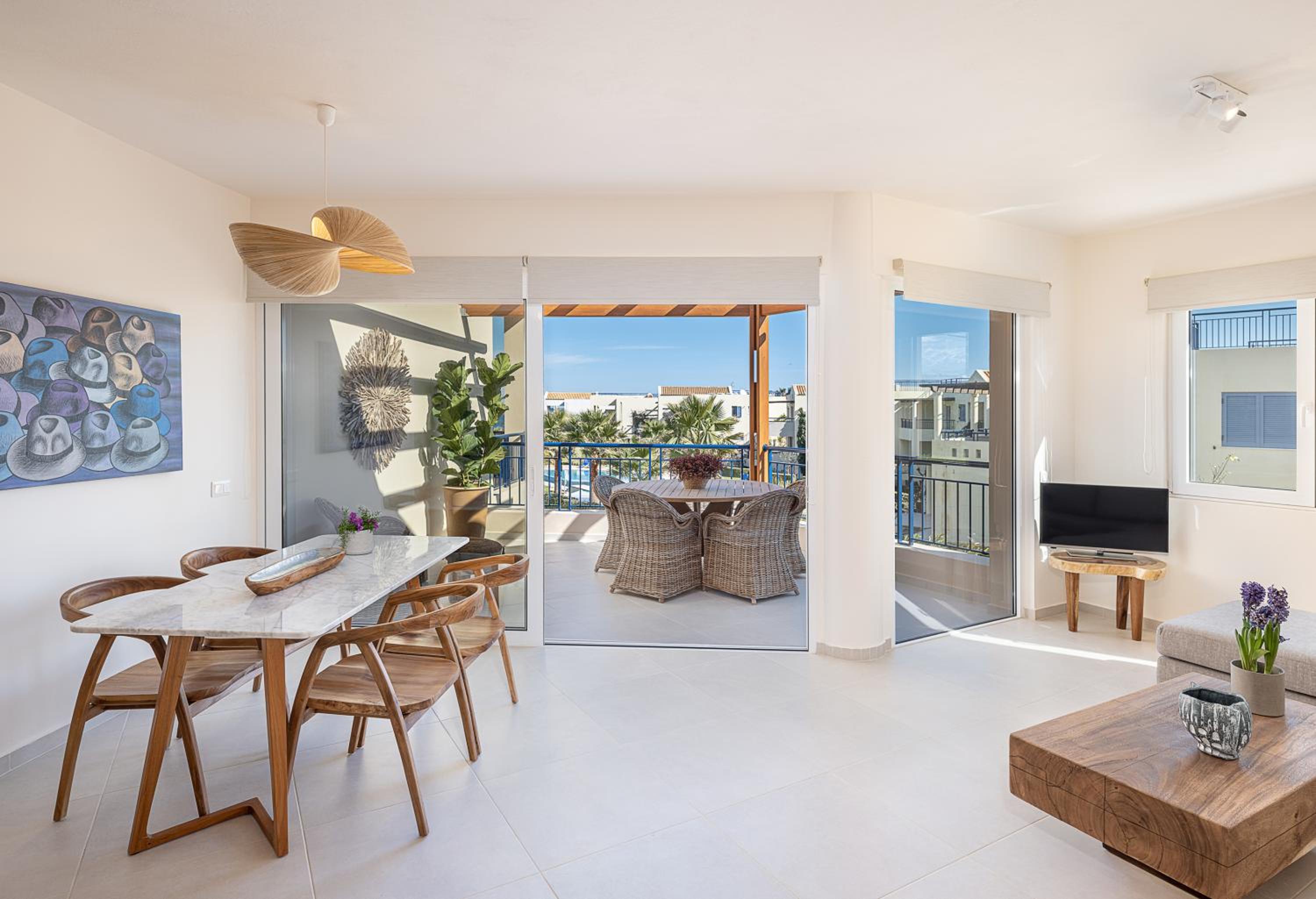 Calmaliving Seaside apartments with pool