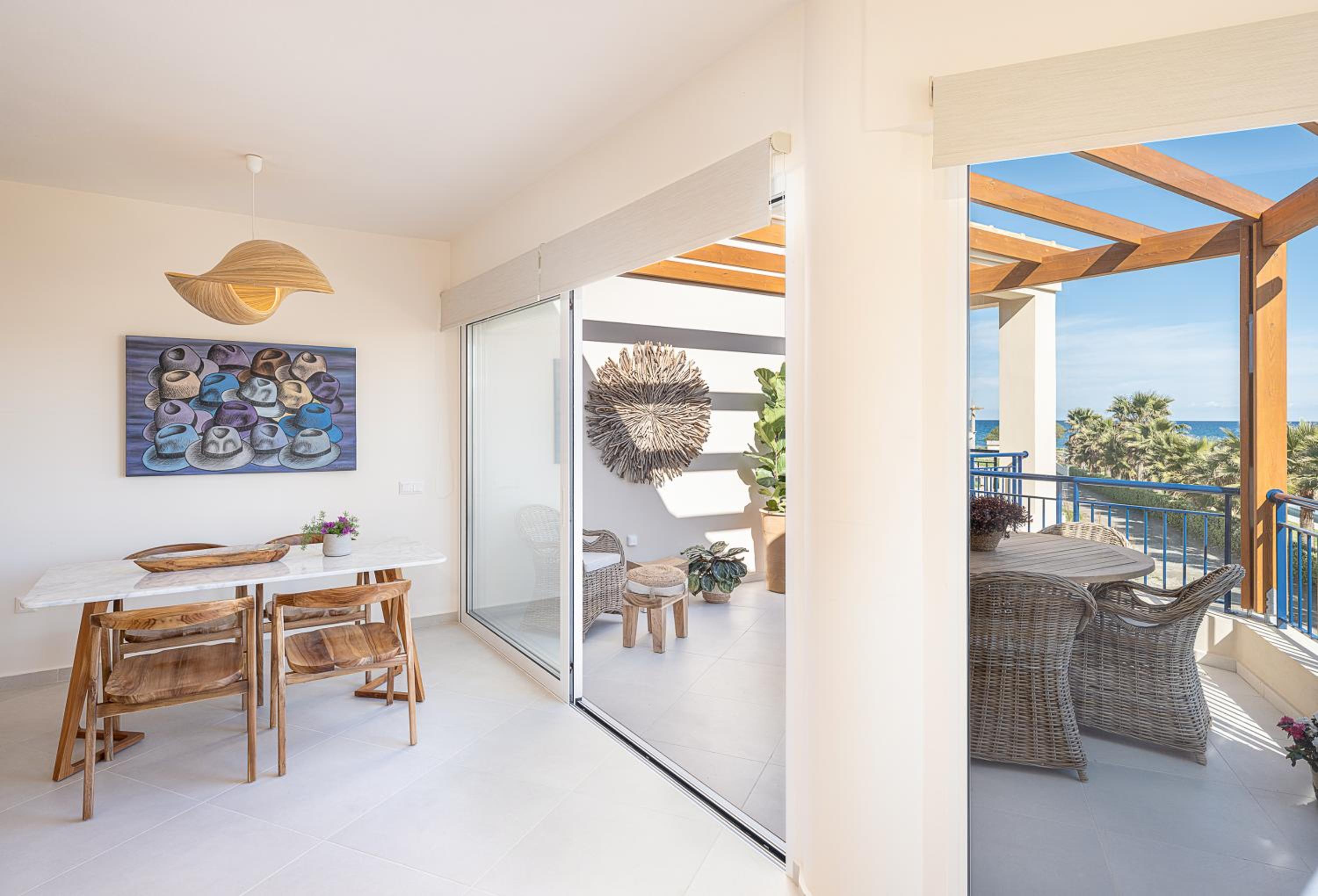 Calmaliving Seaside apartments with pool