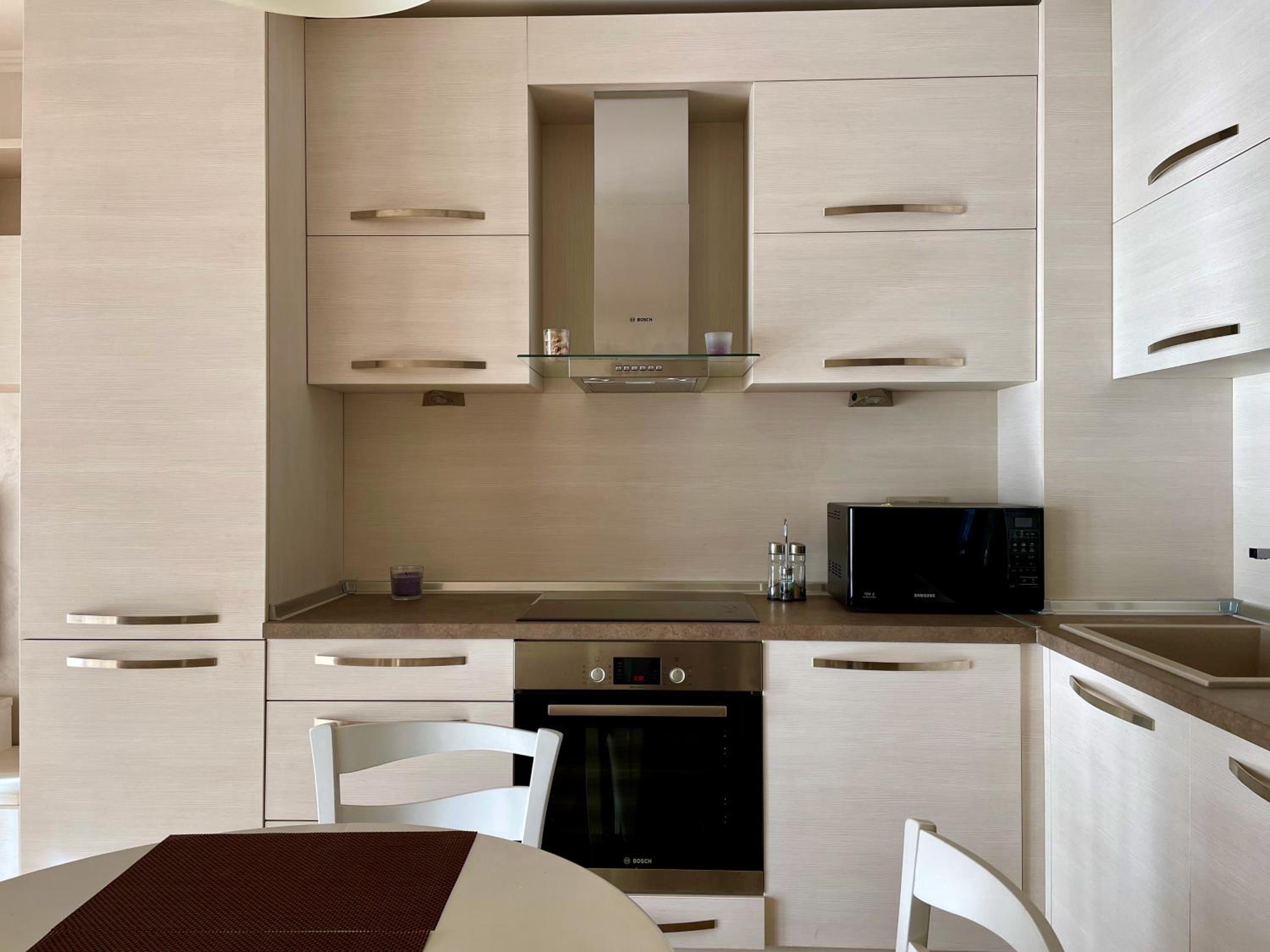 Luxurious 2 BR Appt at the Black Sea Coast