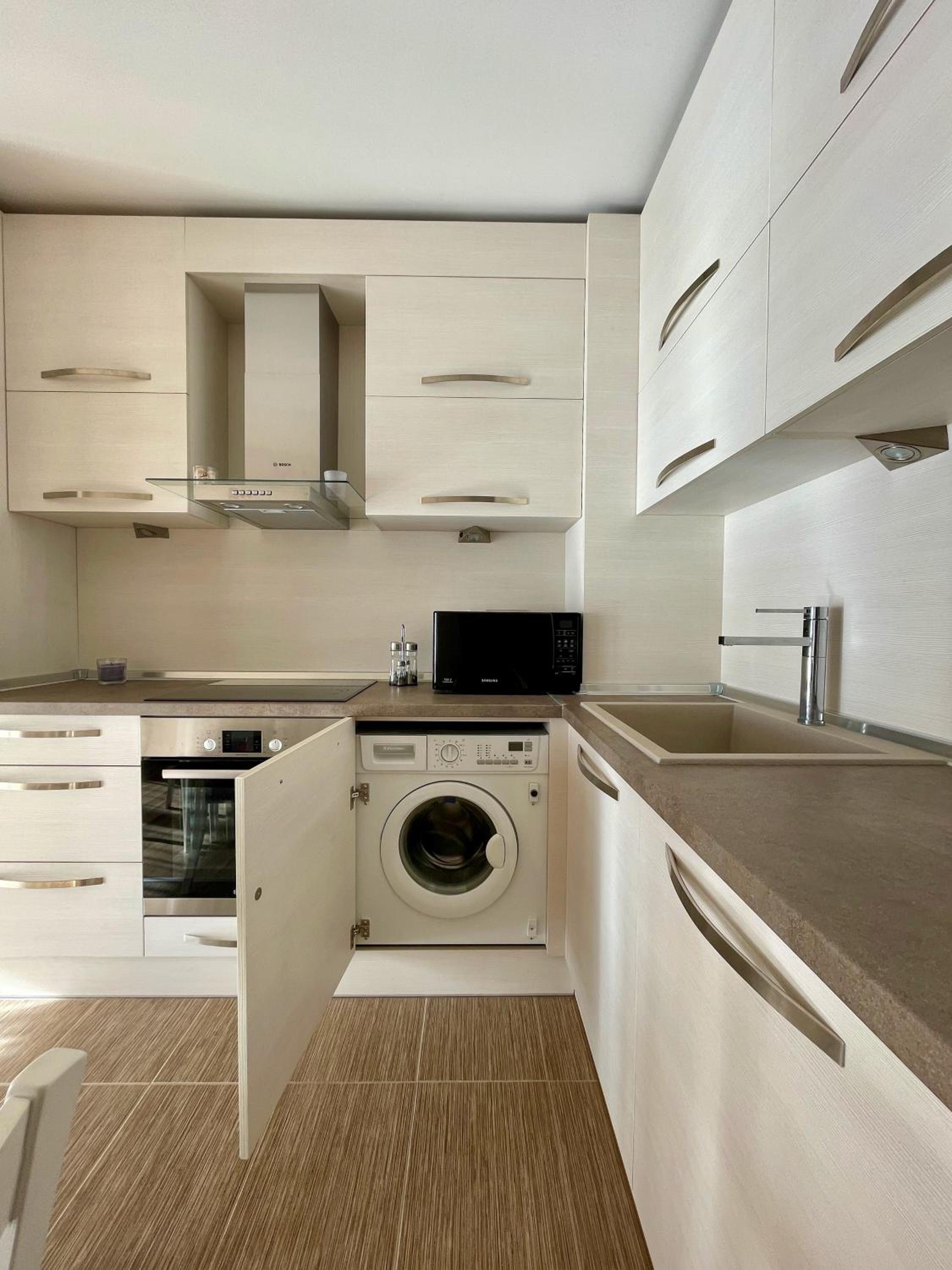 Luxurious 2 BR Appt at the Black Sea Coast