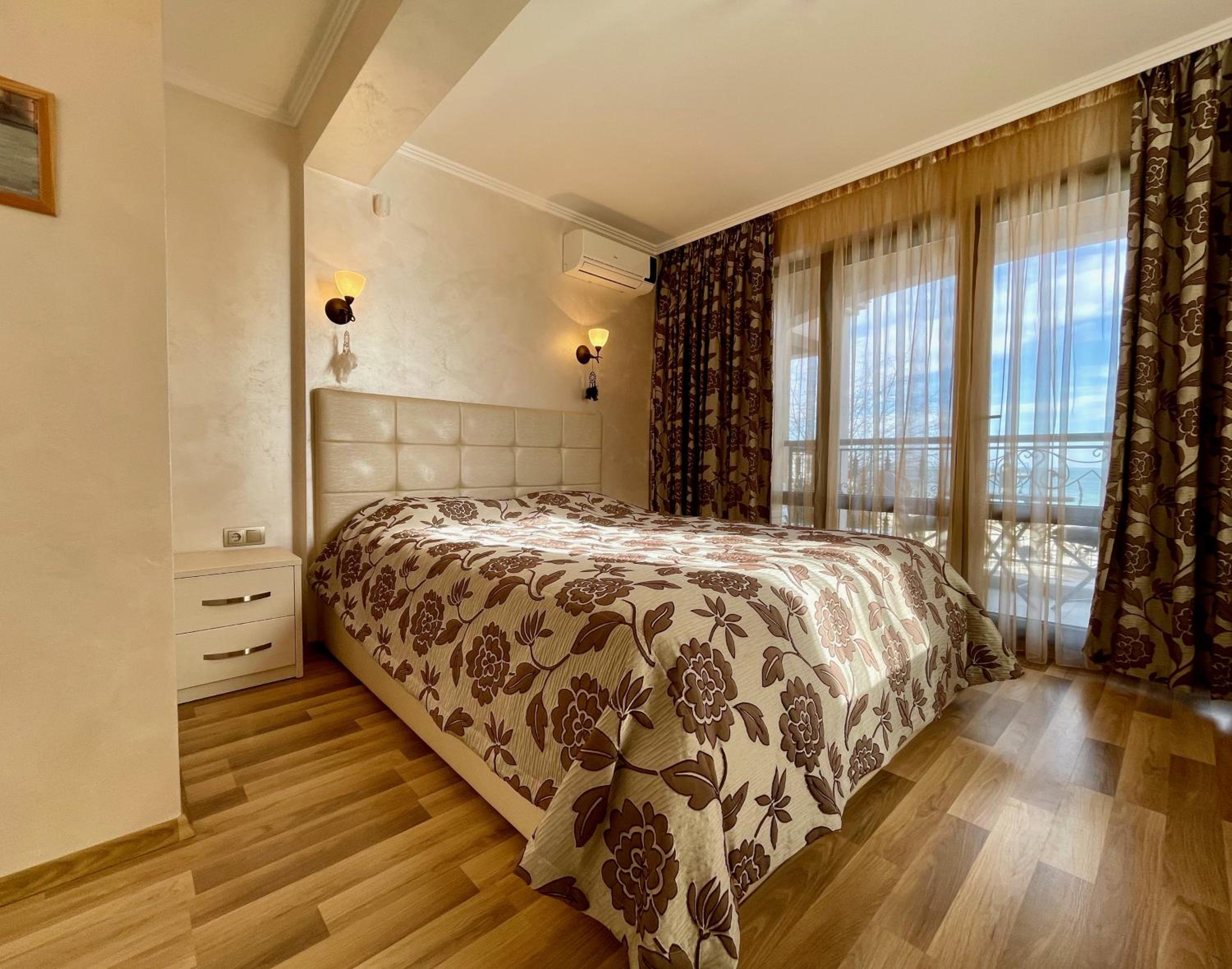 Luxurious 2 BR Appt at the Black Sea Coast