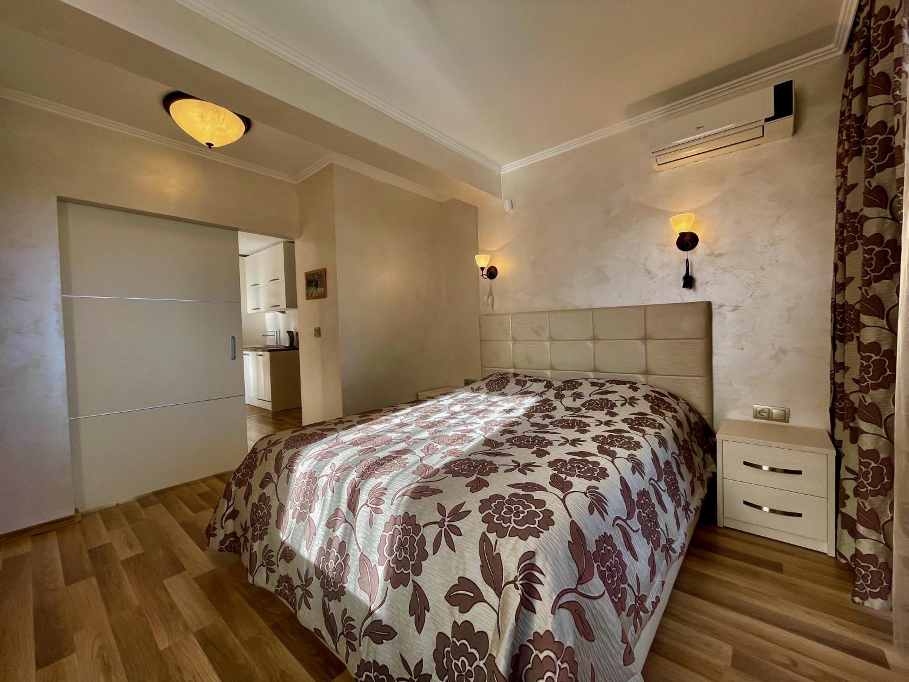 Luxurious 2 BR Appt at the Black Sea Coast