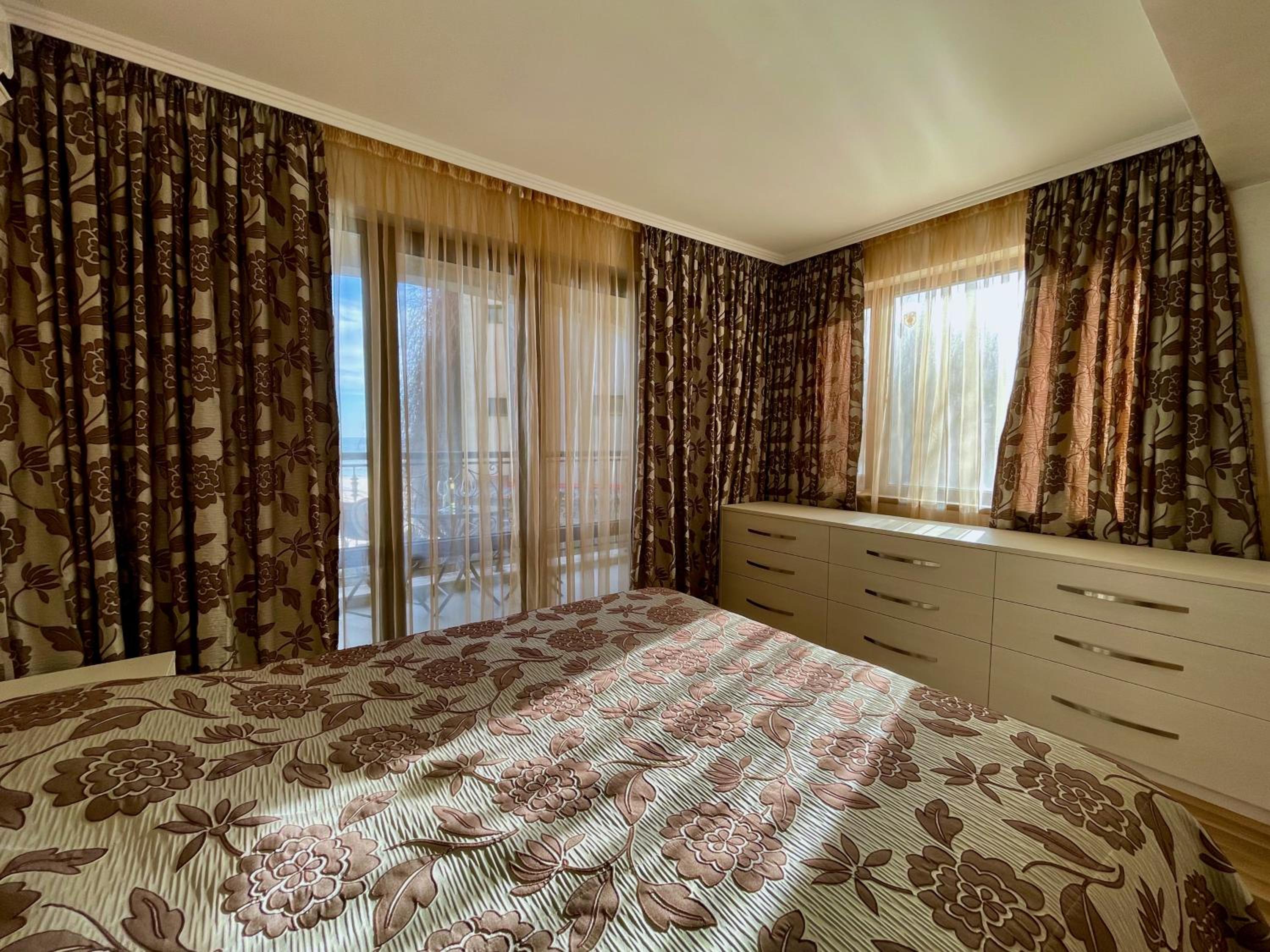 Luxurious 2 BR Appt at the Black Sea Coast