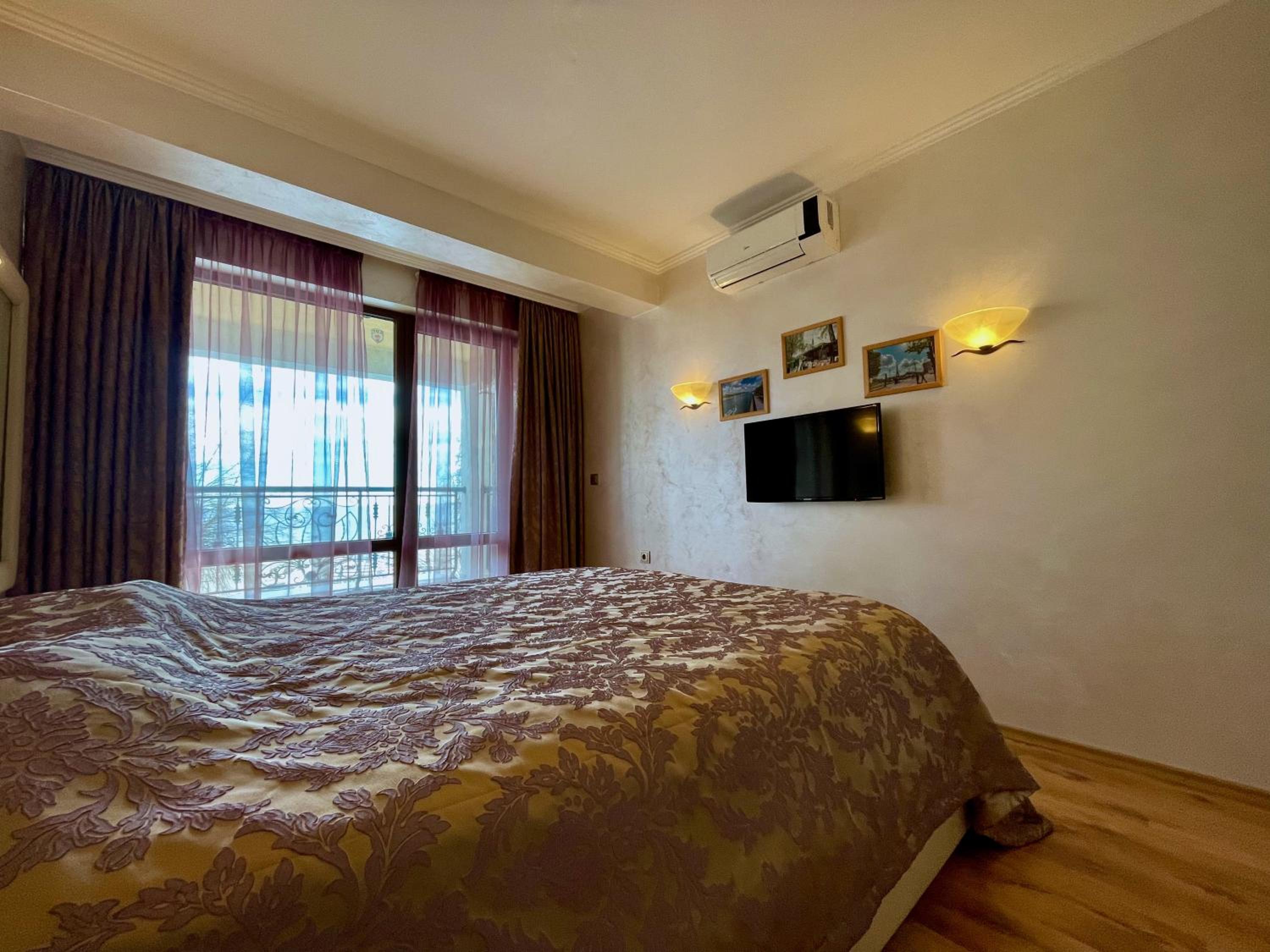 Luxurious 2 BR Appt at the Black Sea Coast