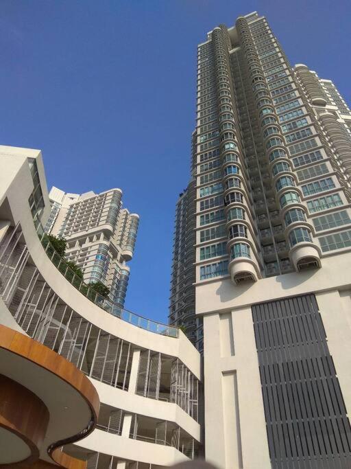 2 bedder Seaview condo with Wifi near Legoland for 6 pax