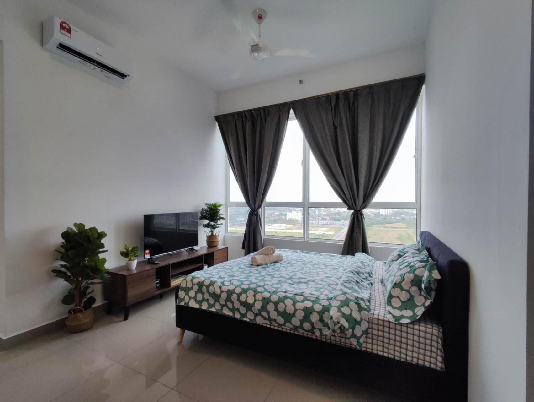 Balinese Seaview Trevor Amber Suite view 4