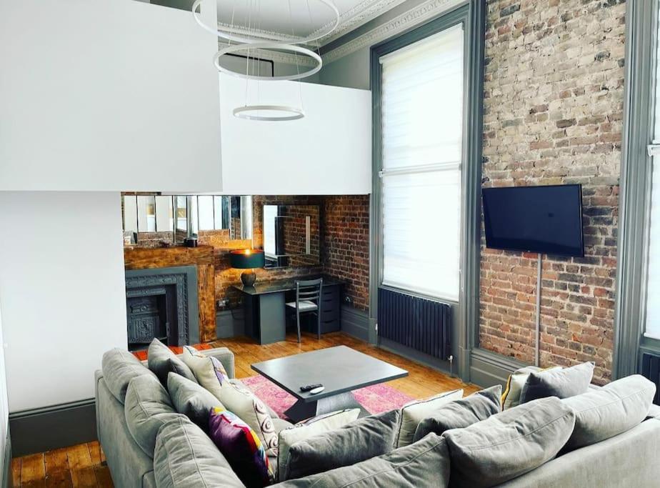 22 Stunning Large Loft - Great Location - Free Onsite Parking - Garden View- Quiet