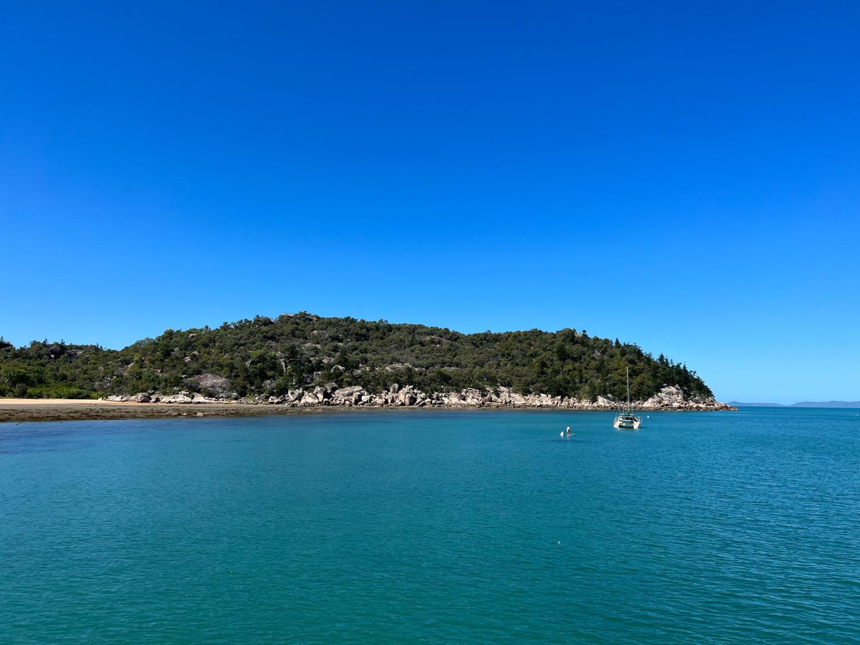 Modern Quiet Holiday 4 bedroom Home, Nelly Bay