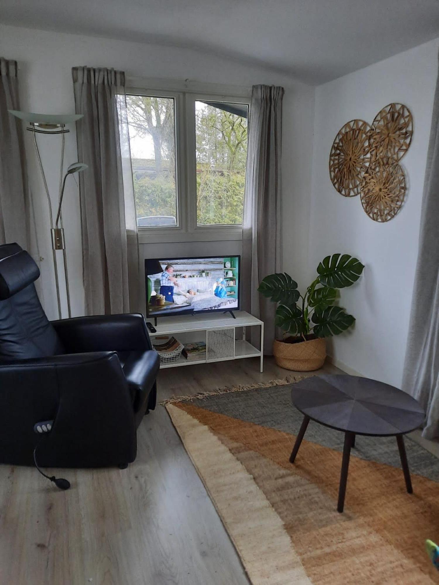 Gezellig ingerichte blokhut op een rustig park! view 2