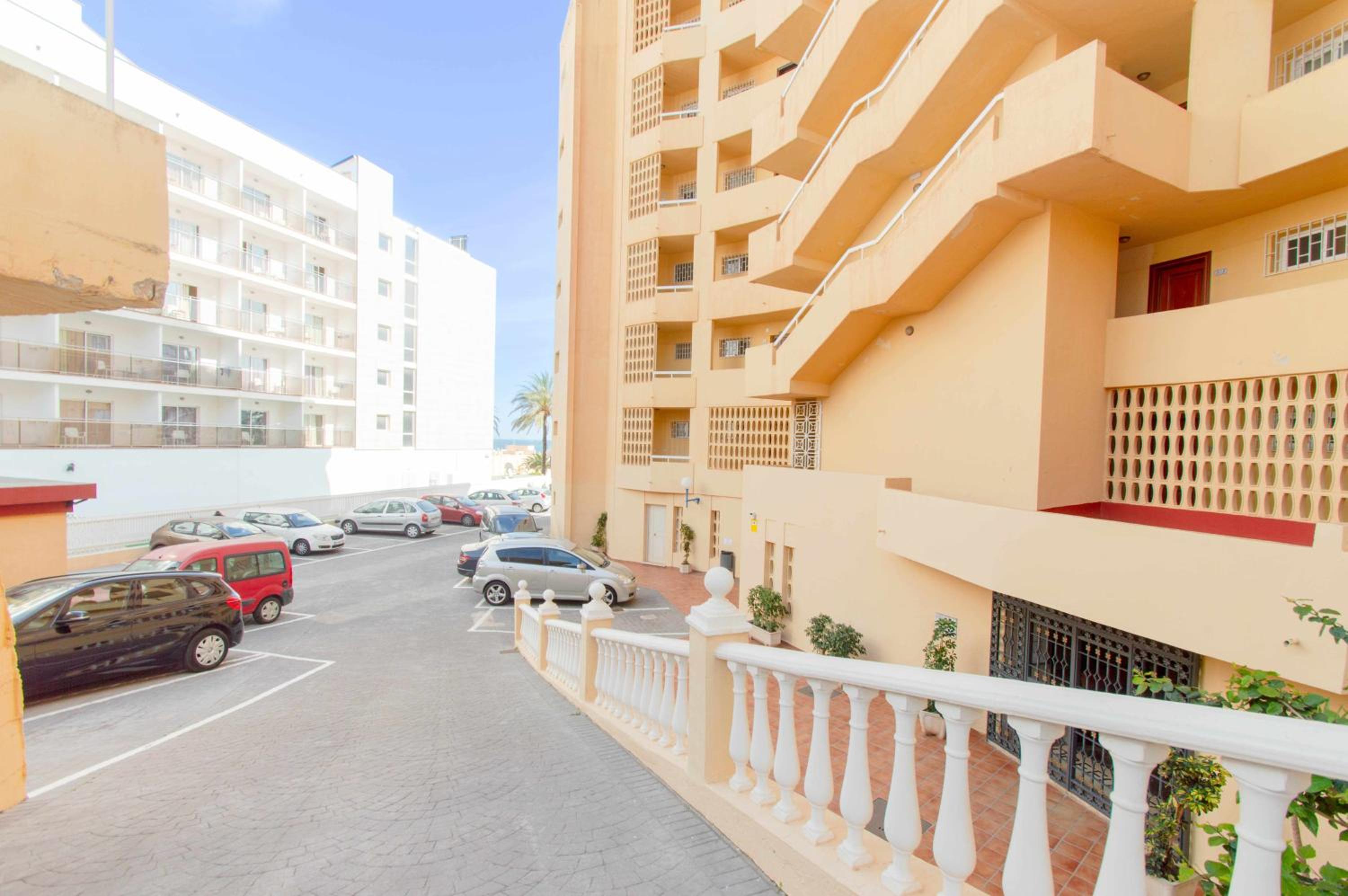 Apartamento con vistas al mar y al lado de todo.