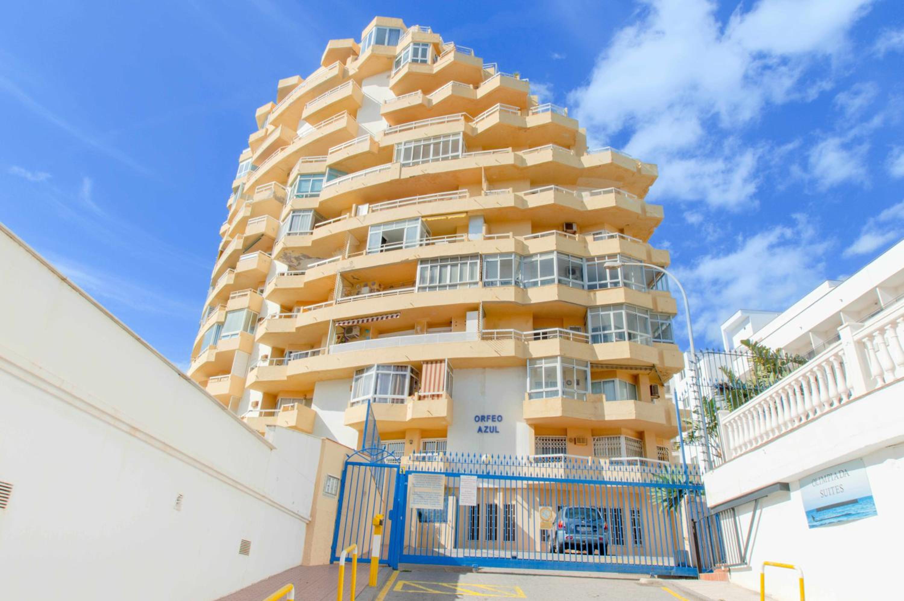 Apartamento con vistas al mar y al lado de todo.