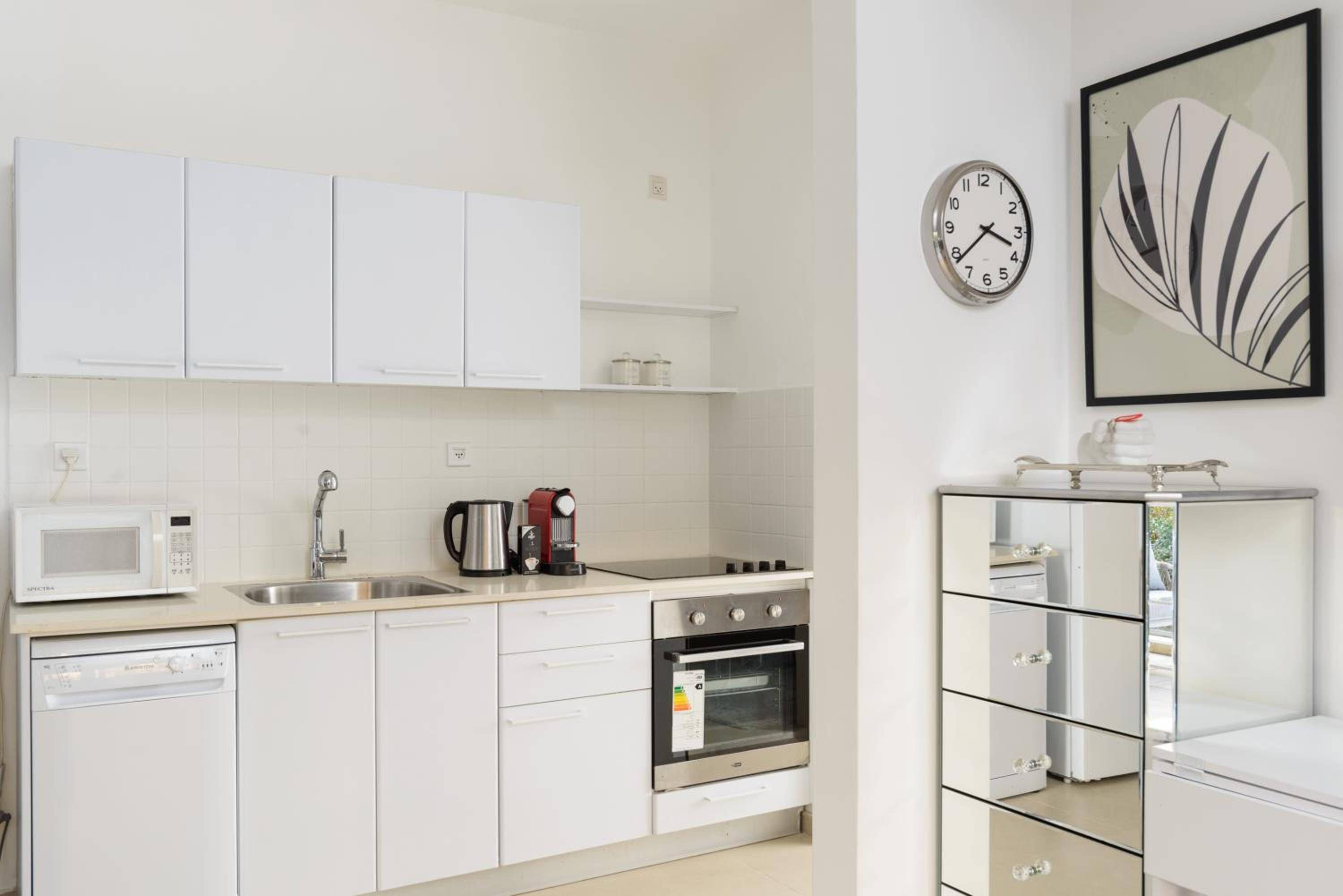 Mamad Quiet Apt & Terrace Near Beach By Feelhome