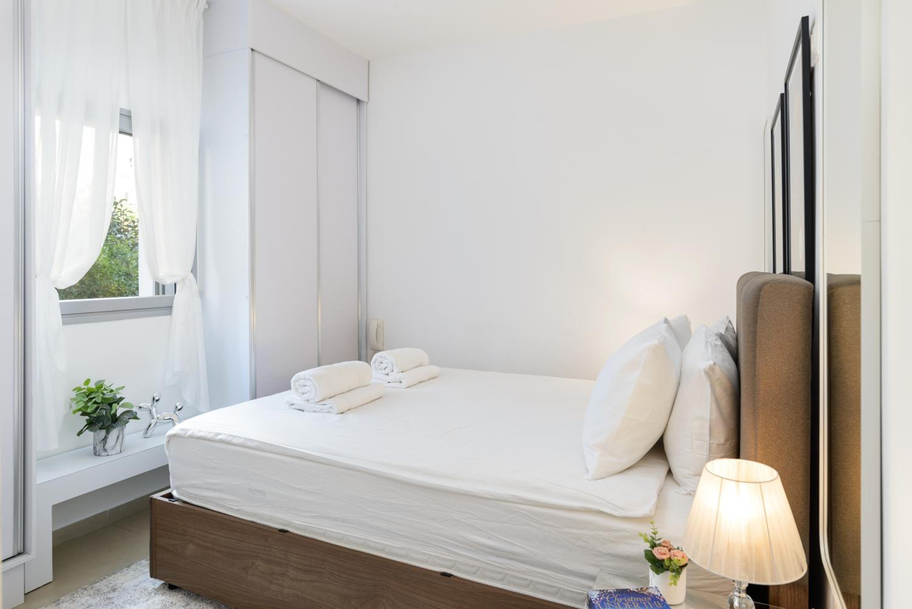 Mamad Quiet Apt & Terrace Near Beach By Feelhome
