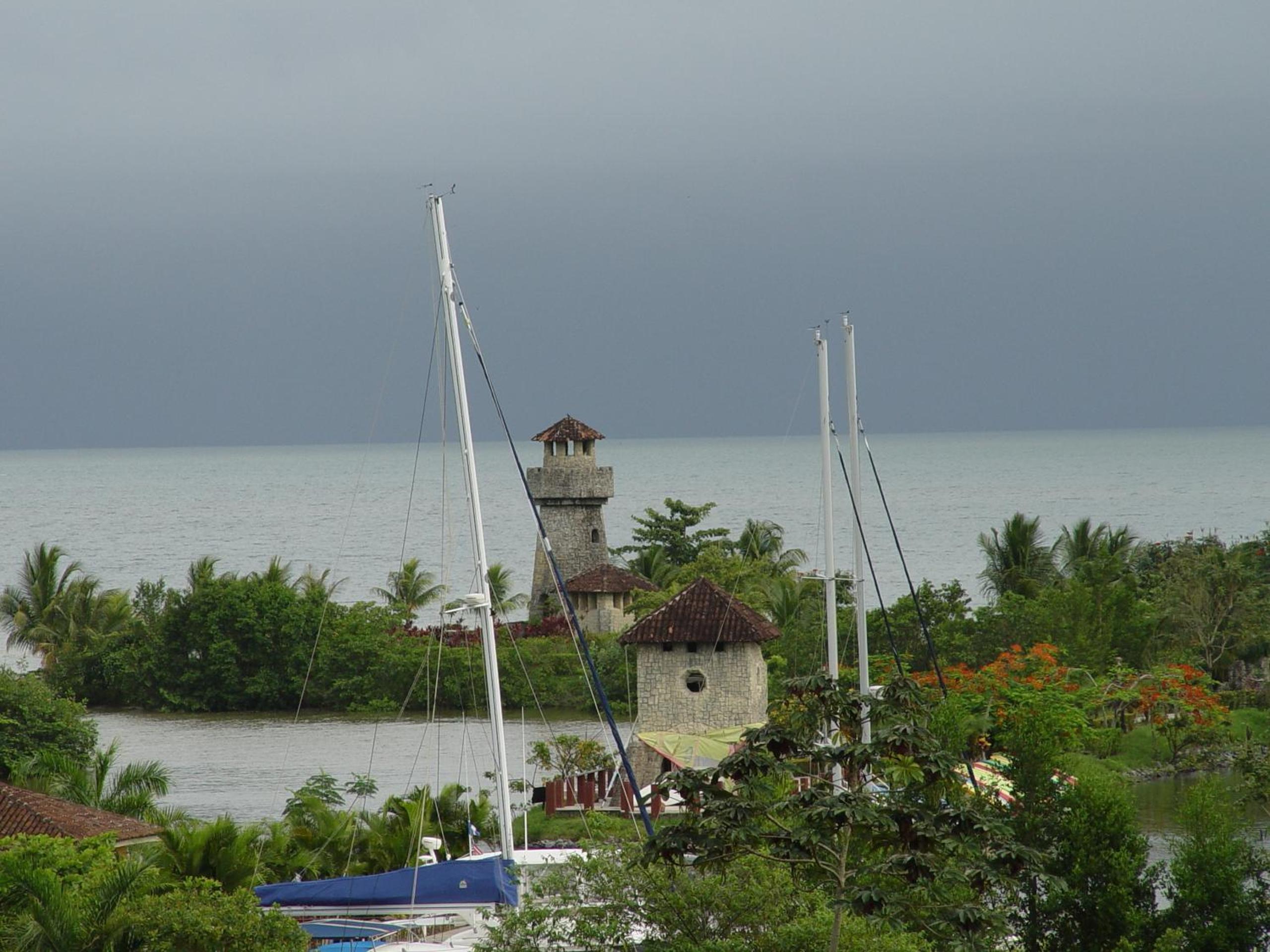 Amatique Bay Hotel