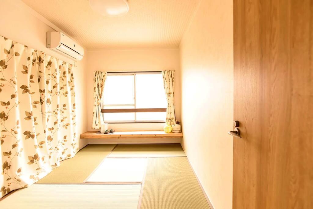 Osaka SENJU big Tatami house Max 16ppl direct to KIX airport