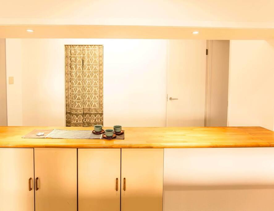 Osaka SENJU big Tatami house Max 16ppl direct to KIX airport