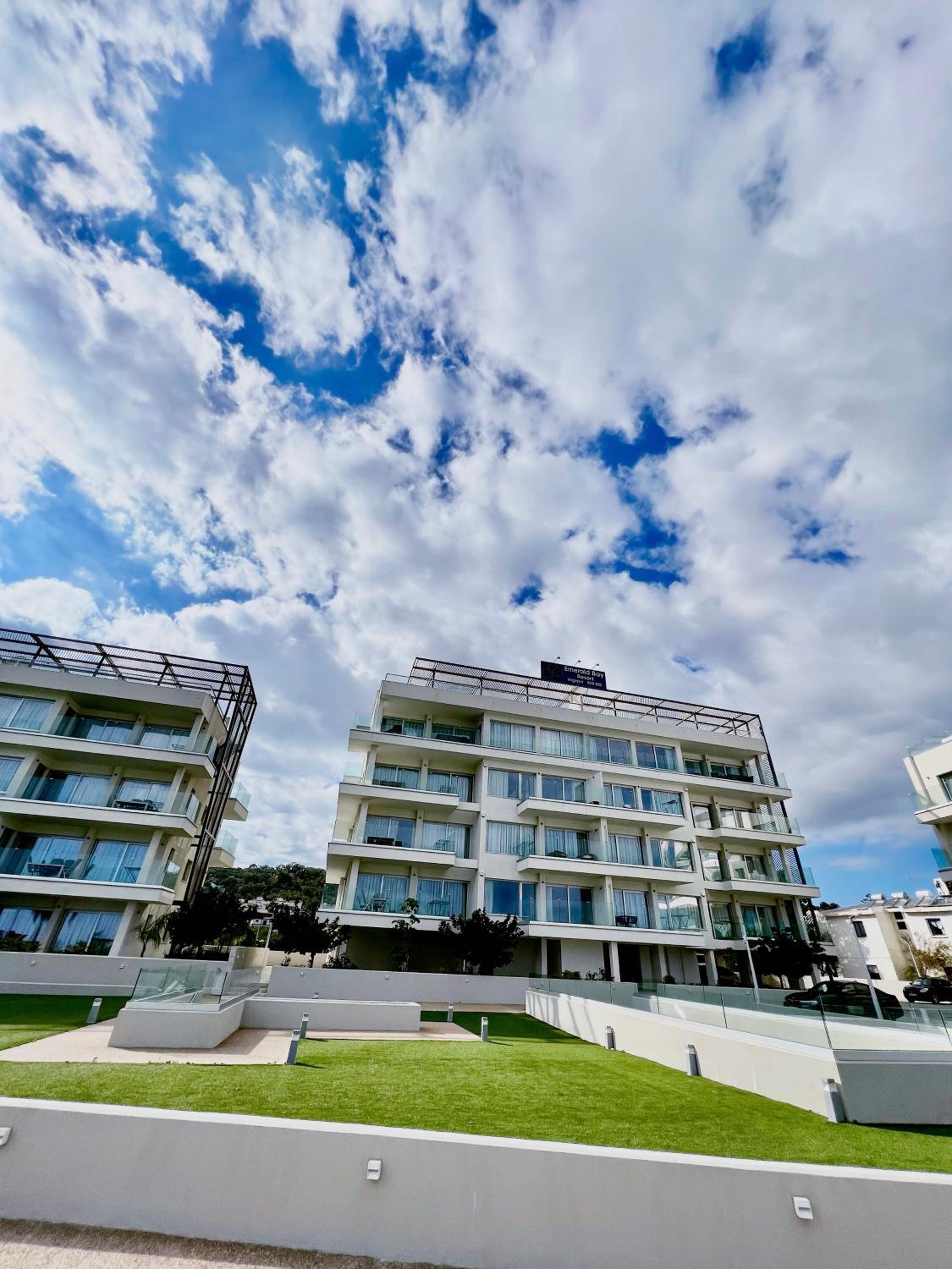 Emerald Suites