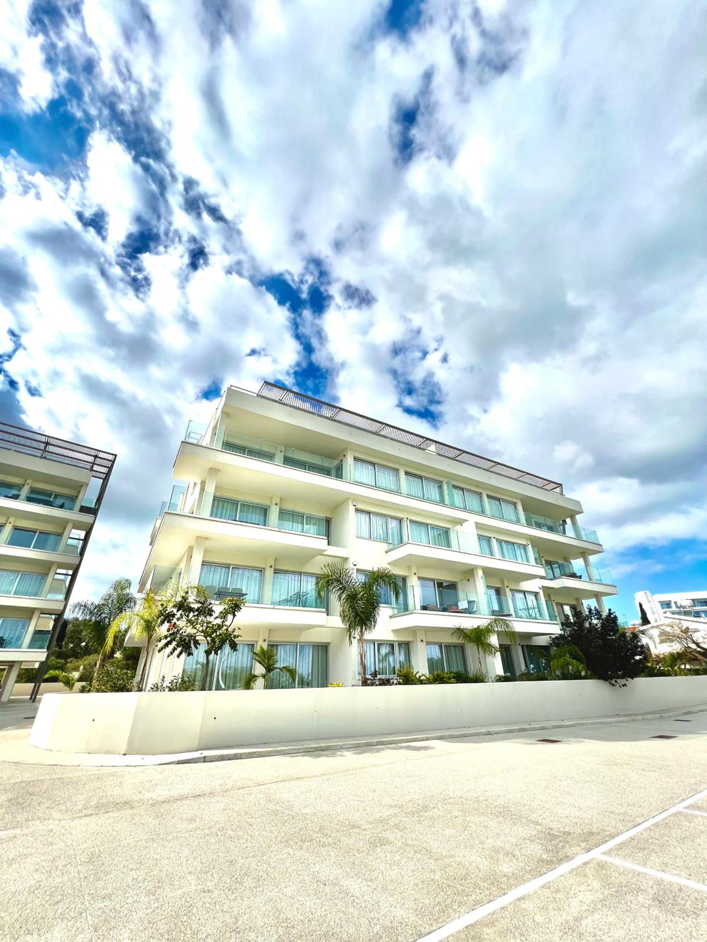 Emerald Suites