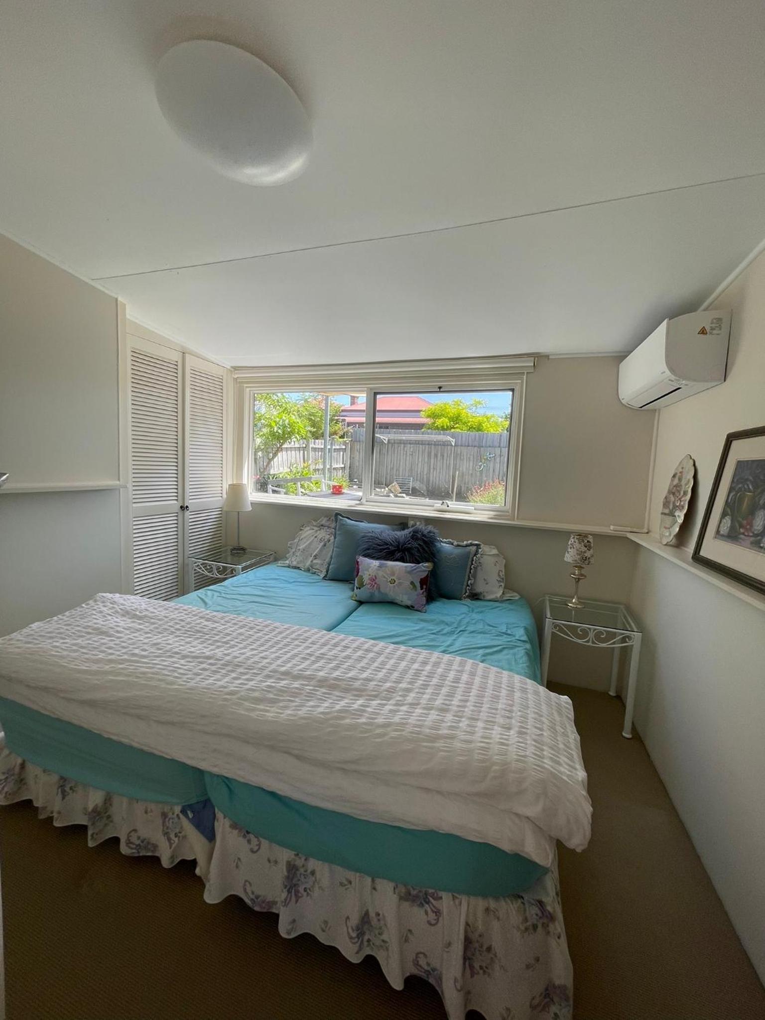 Beach view Rippleside Cottage