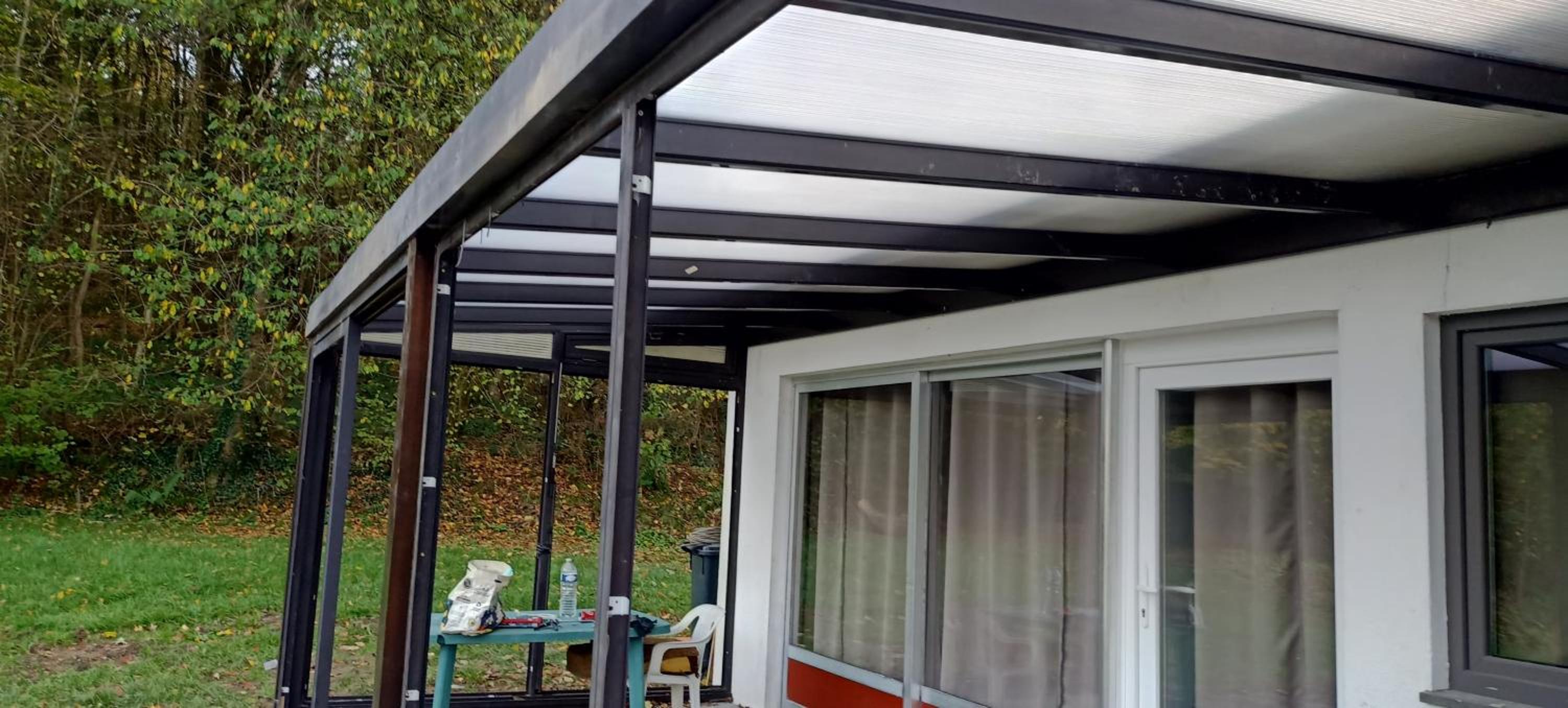 Deux étangs poissonneux au milieu des bois avec gîte moderne, la halte des deux lacs