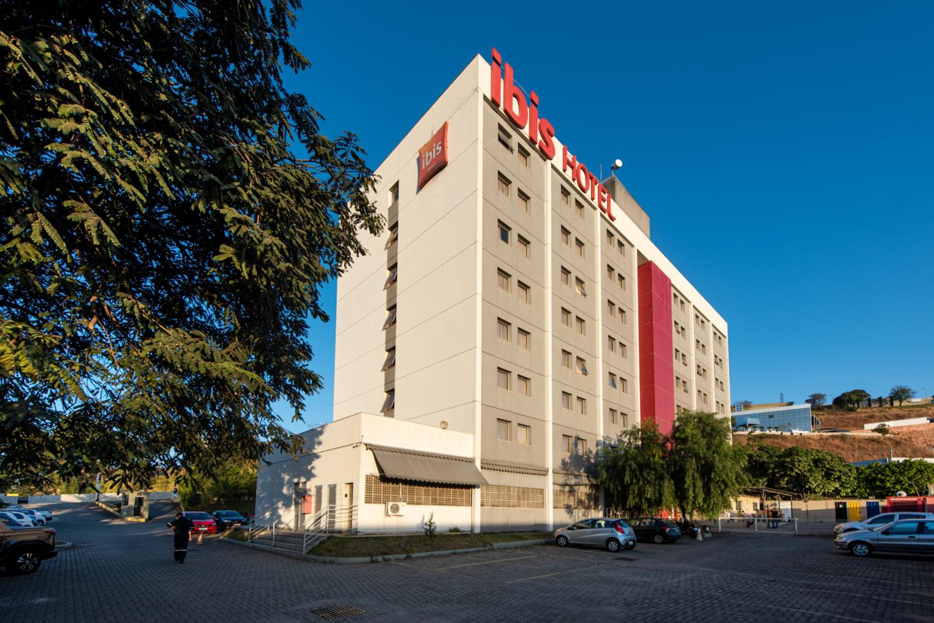 Hotel ibis Betim - Image 1