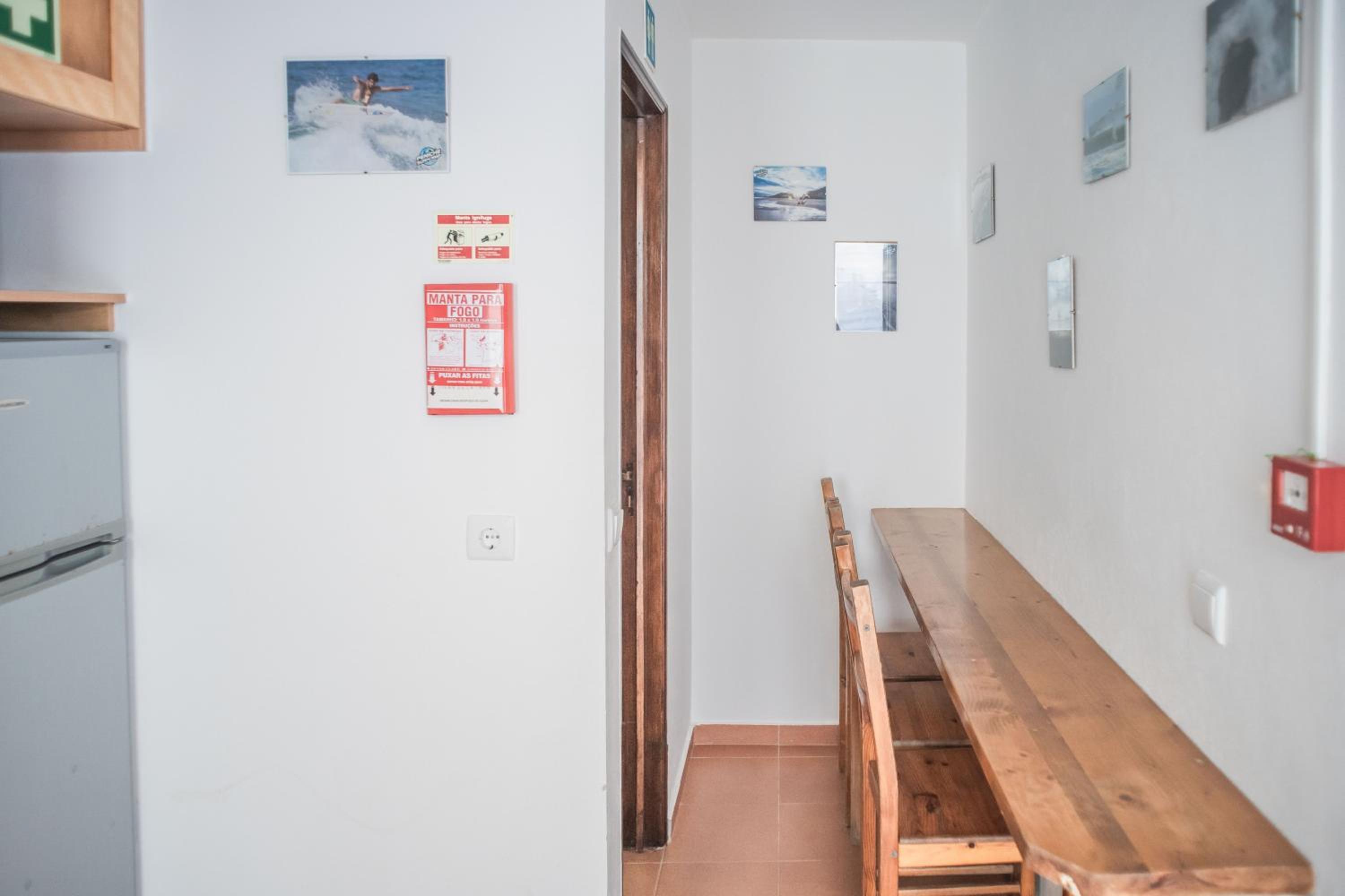 Estúdios Lagido - Peniche Surf Camp Working Space & surf view 2