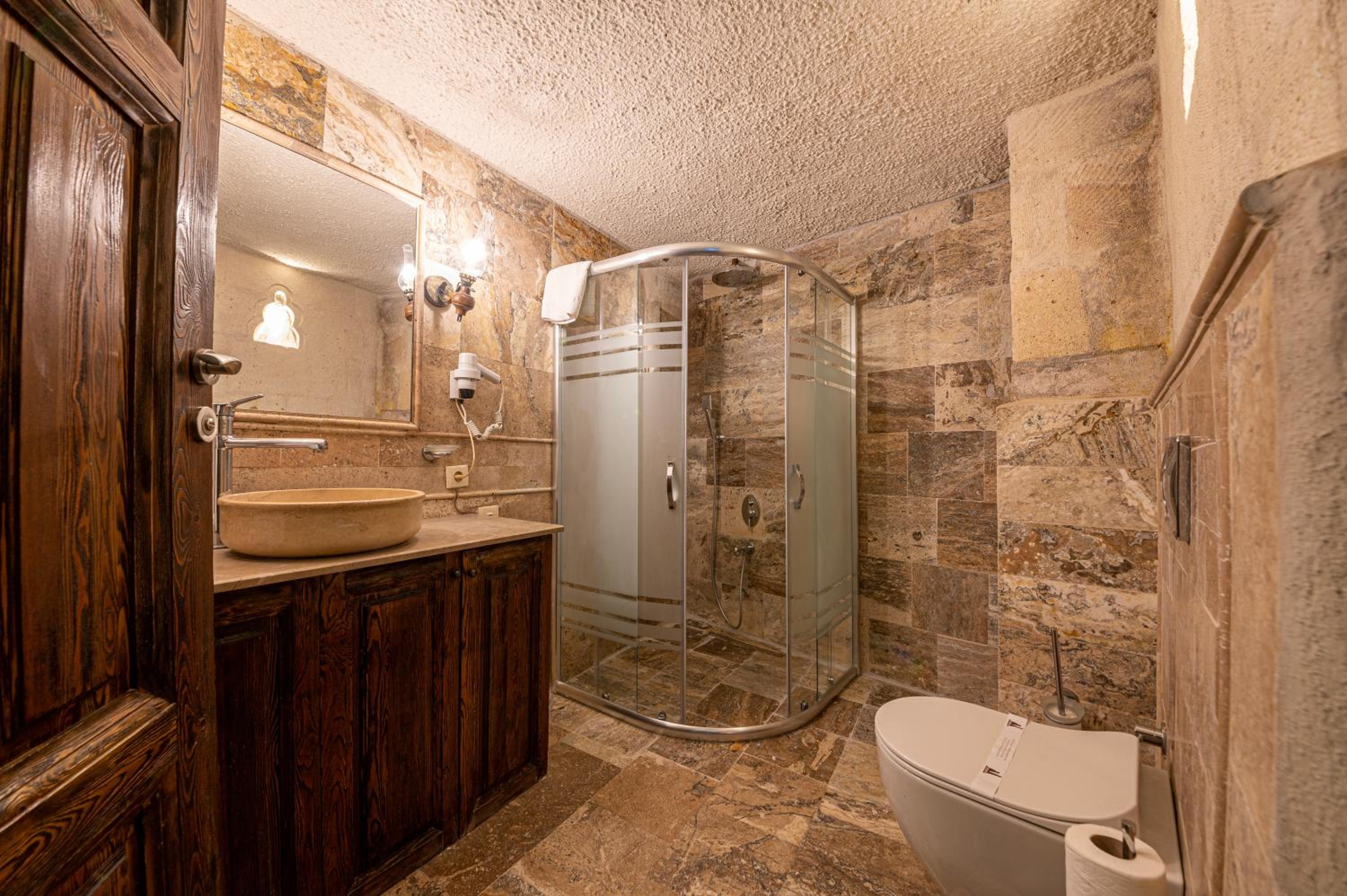 Hidden Cave Hotel - Image 8