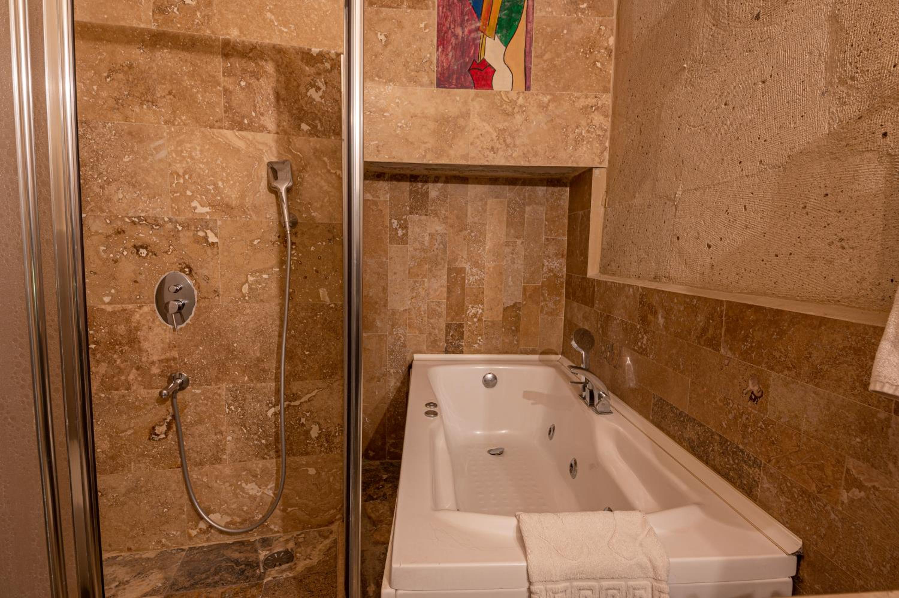 Hidden Cave Hotel - Image 6