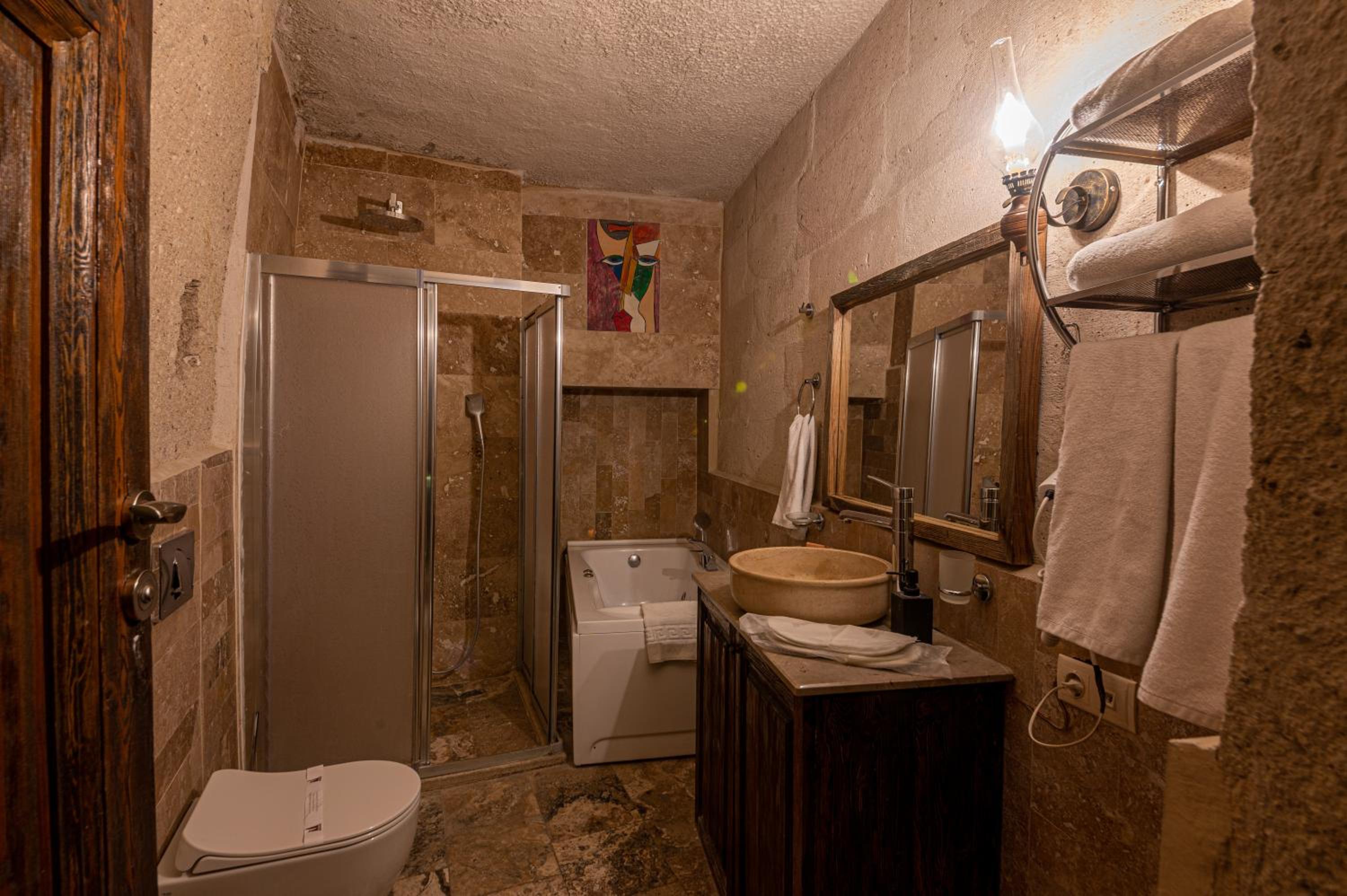 Hidden Cave Hotel - Image 7