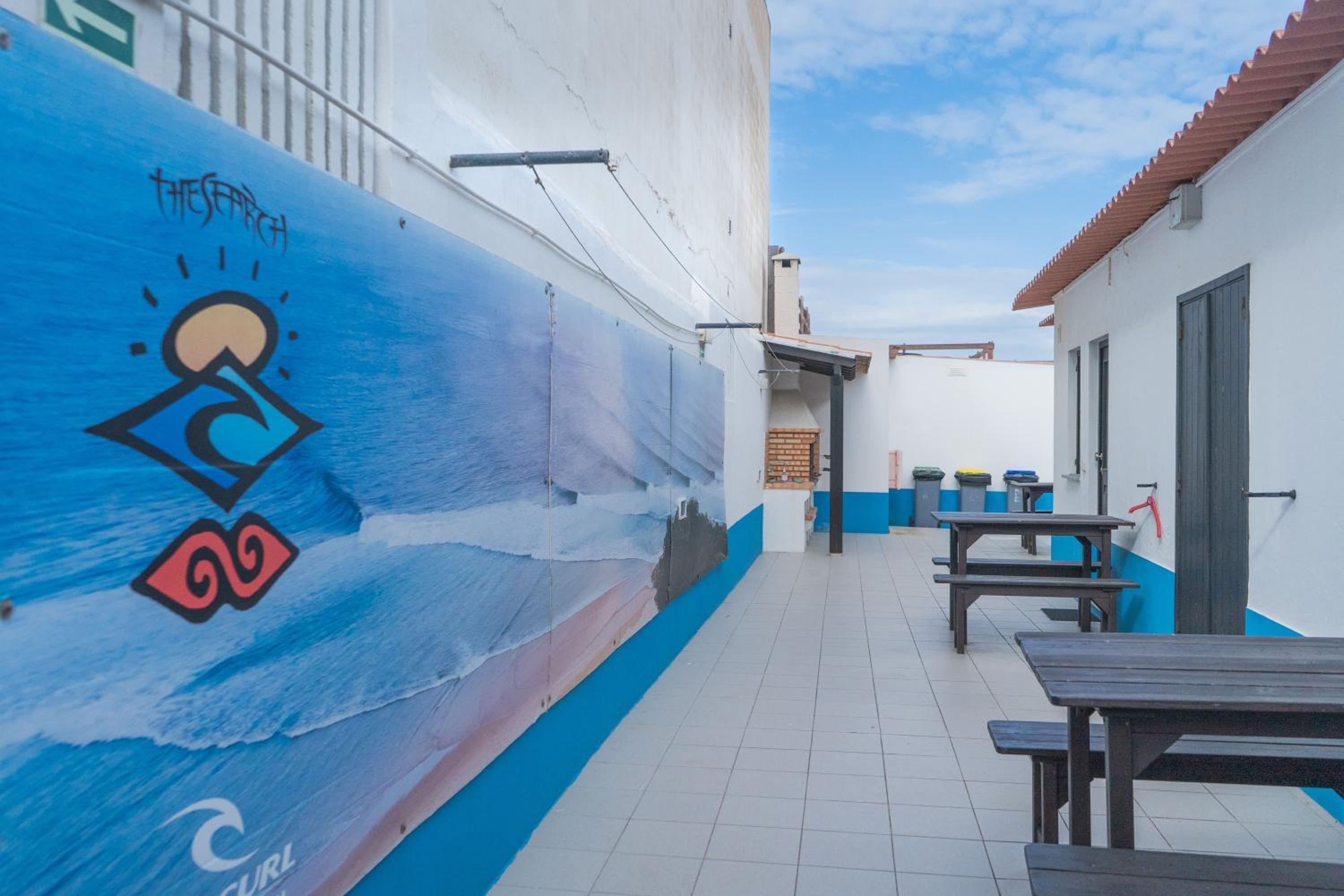 Estúdios Lagido - Peniche Surf Camp Working Space & surf view 3