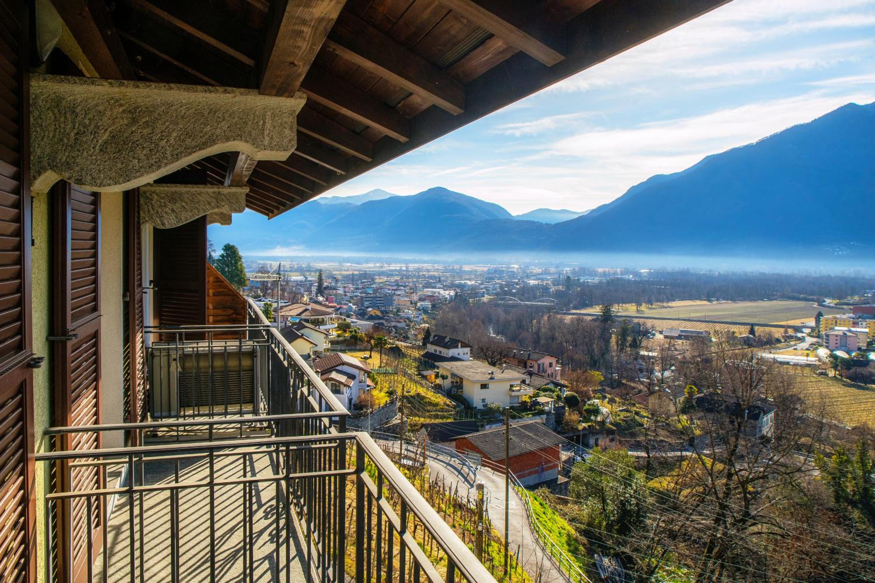 Lilia Apartment by Quokka 360 - large flat with panoramic view of Locarno