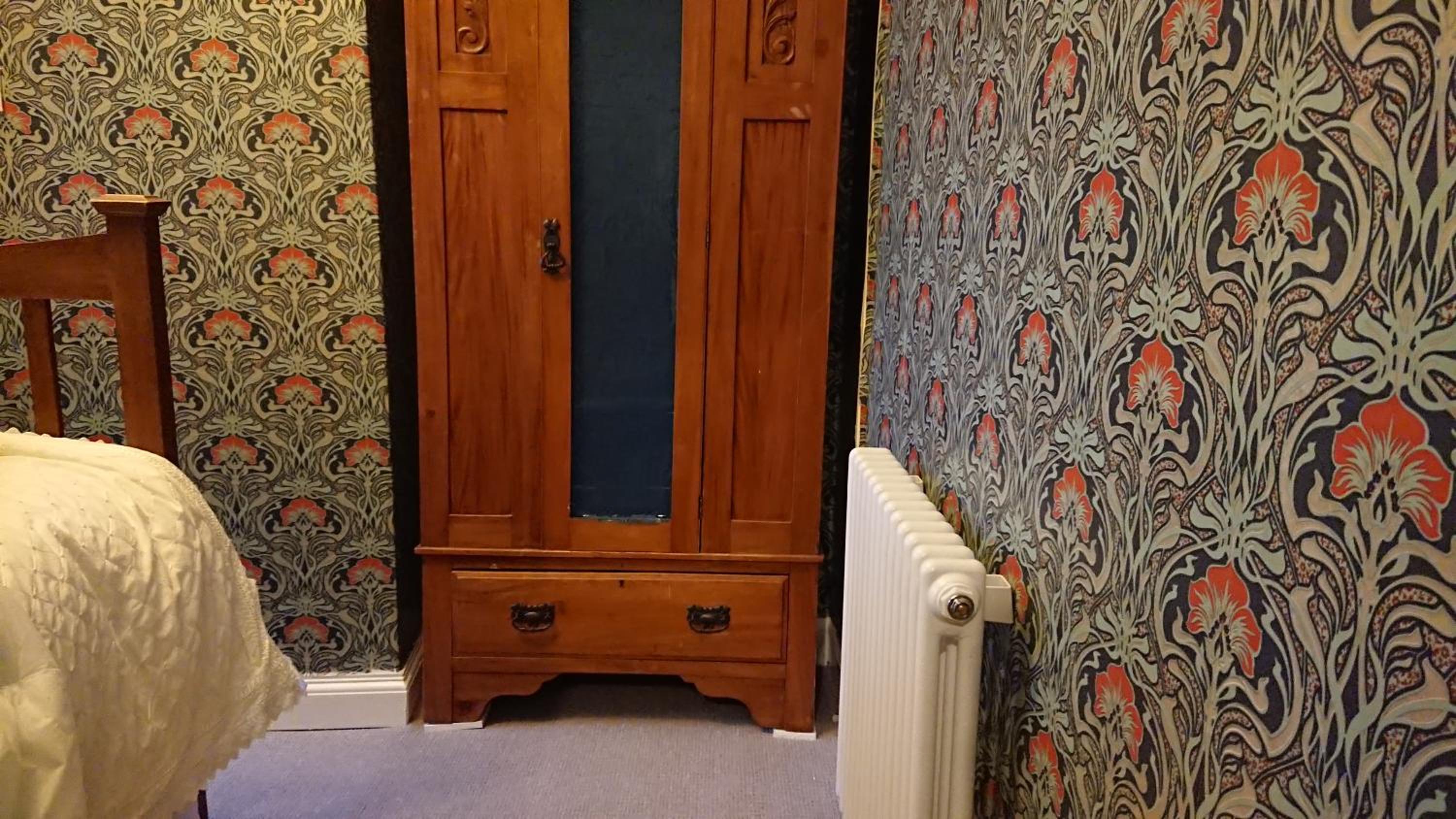 Bear House B&B, Ensuite room above the Brachio Cafe, Colyton
