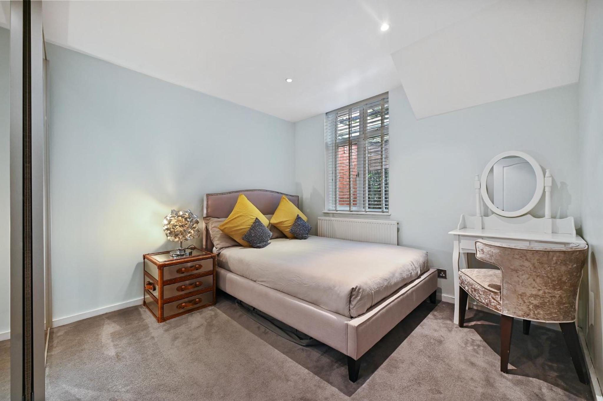 Hampstead Opulence Apartment - Luxurious Split Level Property