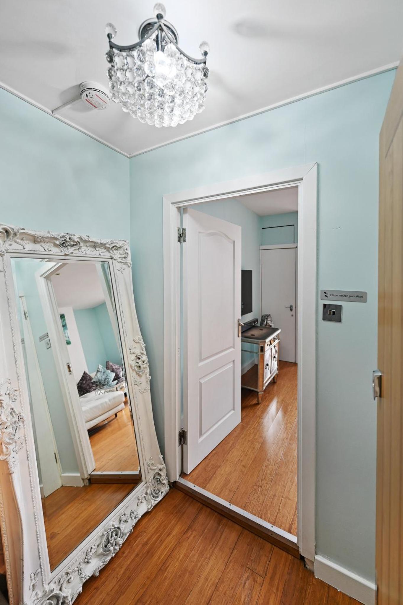 Hampstead Opulence Apartment - Luxurious Split Level Property