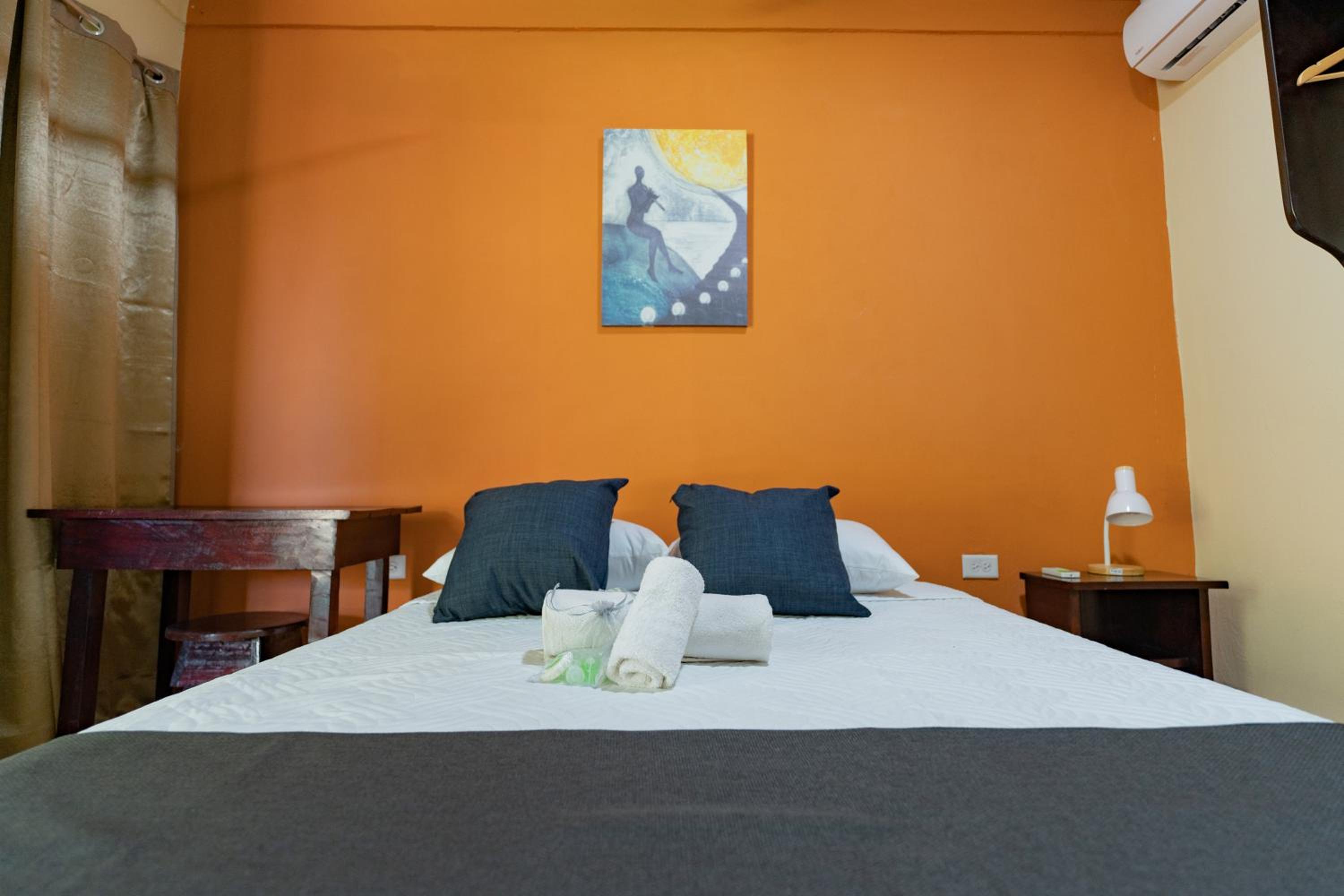 Hotel El Cocobolo Food&Rest Room 3 B&B WiFi AC Pkg Free Swimmingpool