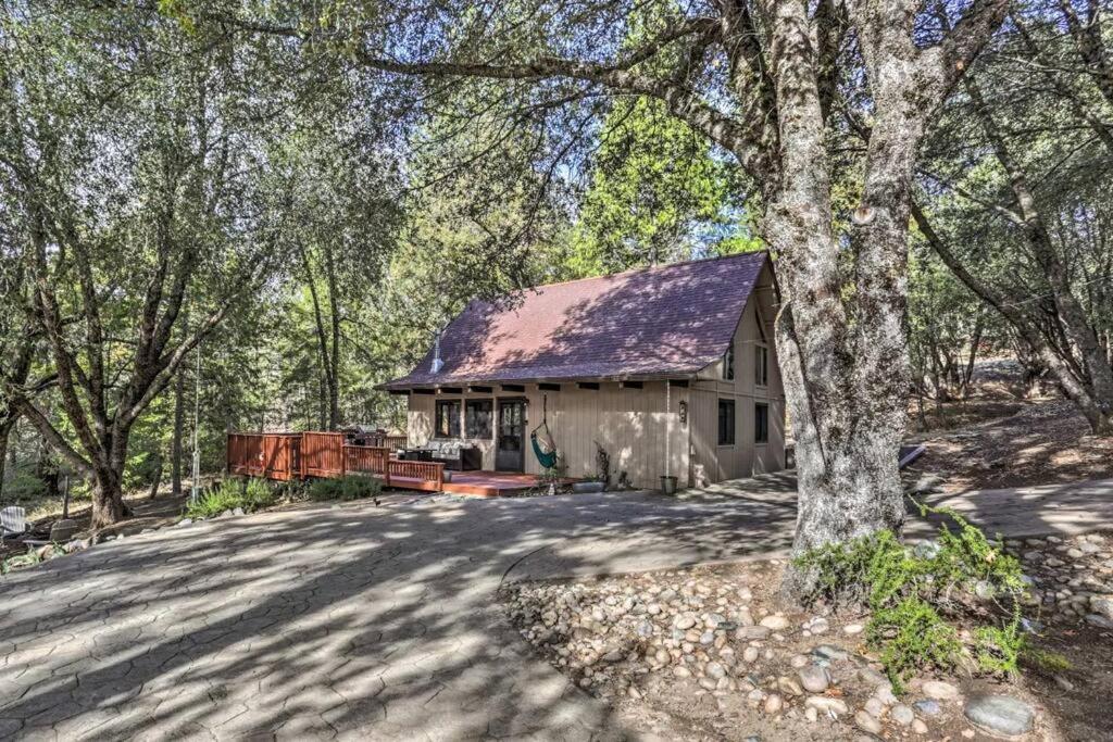 Hotel New! Peaceful Oak Haven Cabin Near Yosemite